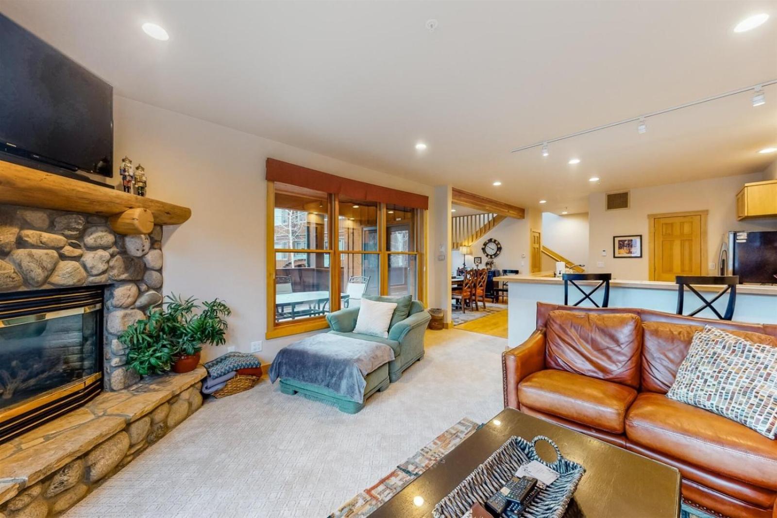 Family - Friendly 3 Bedroom In River Run Village With Mountain View view 4