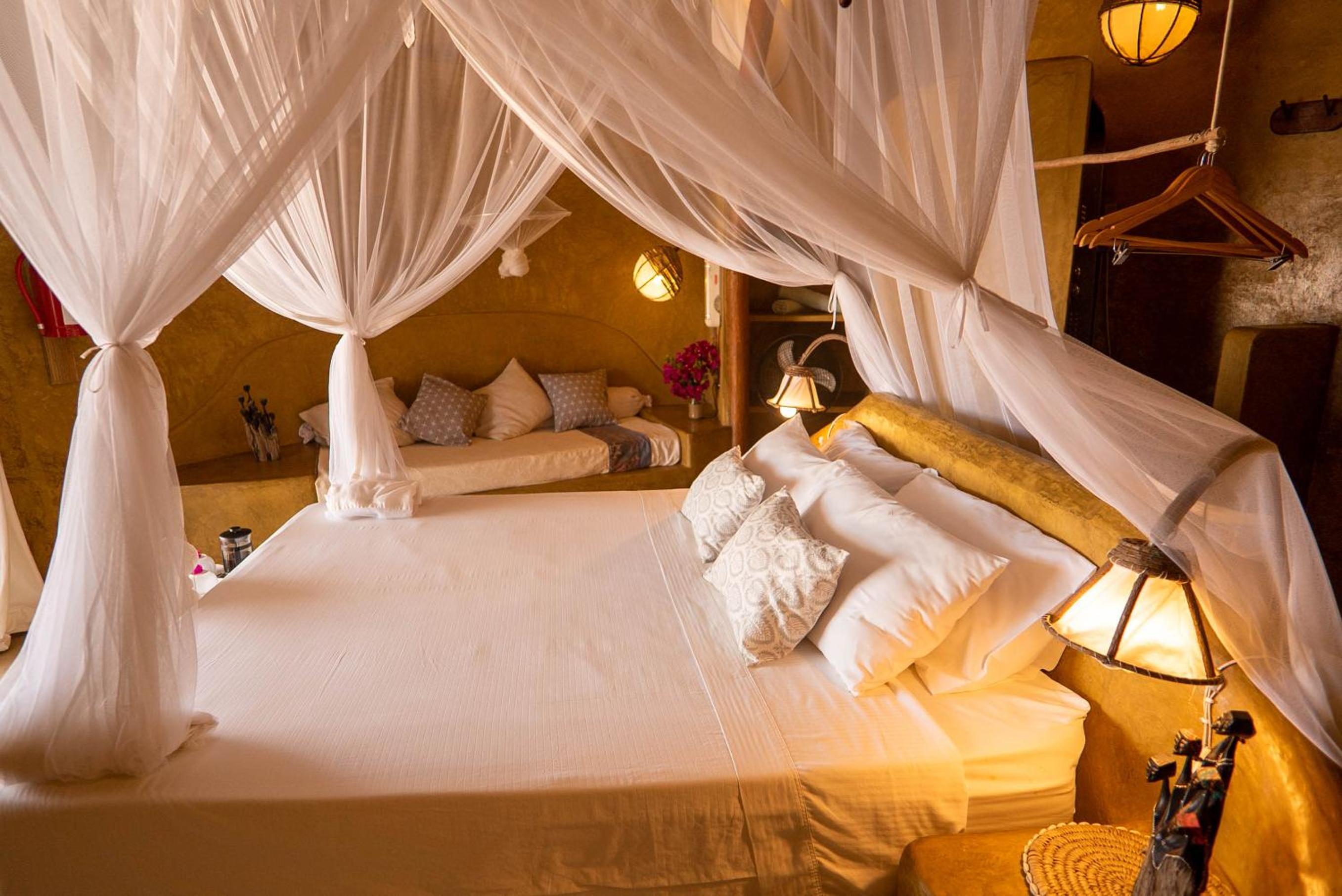 Casa na Praia Tofo- beach front hotel