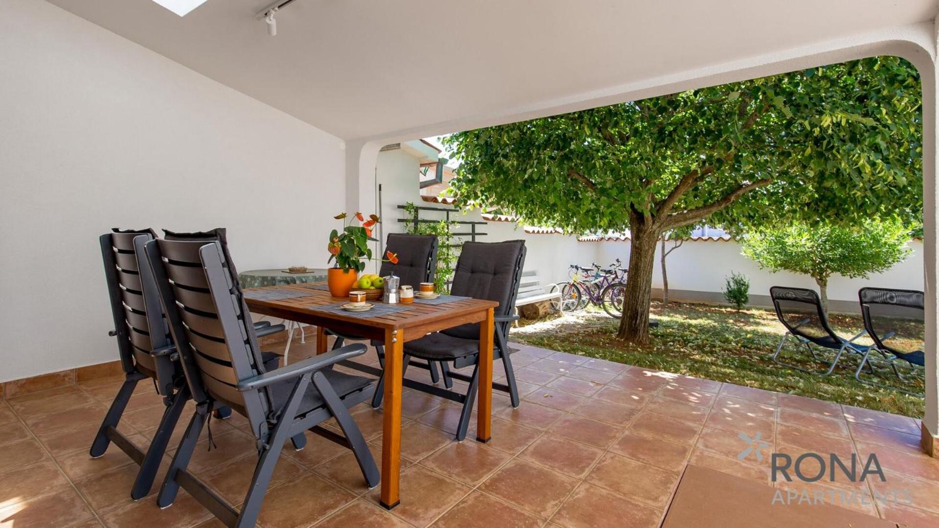 Rona apartments Lavanda and Lipa view 5