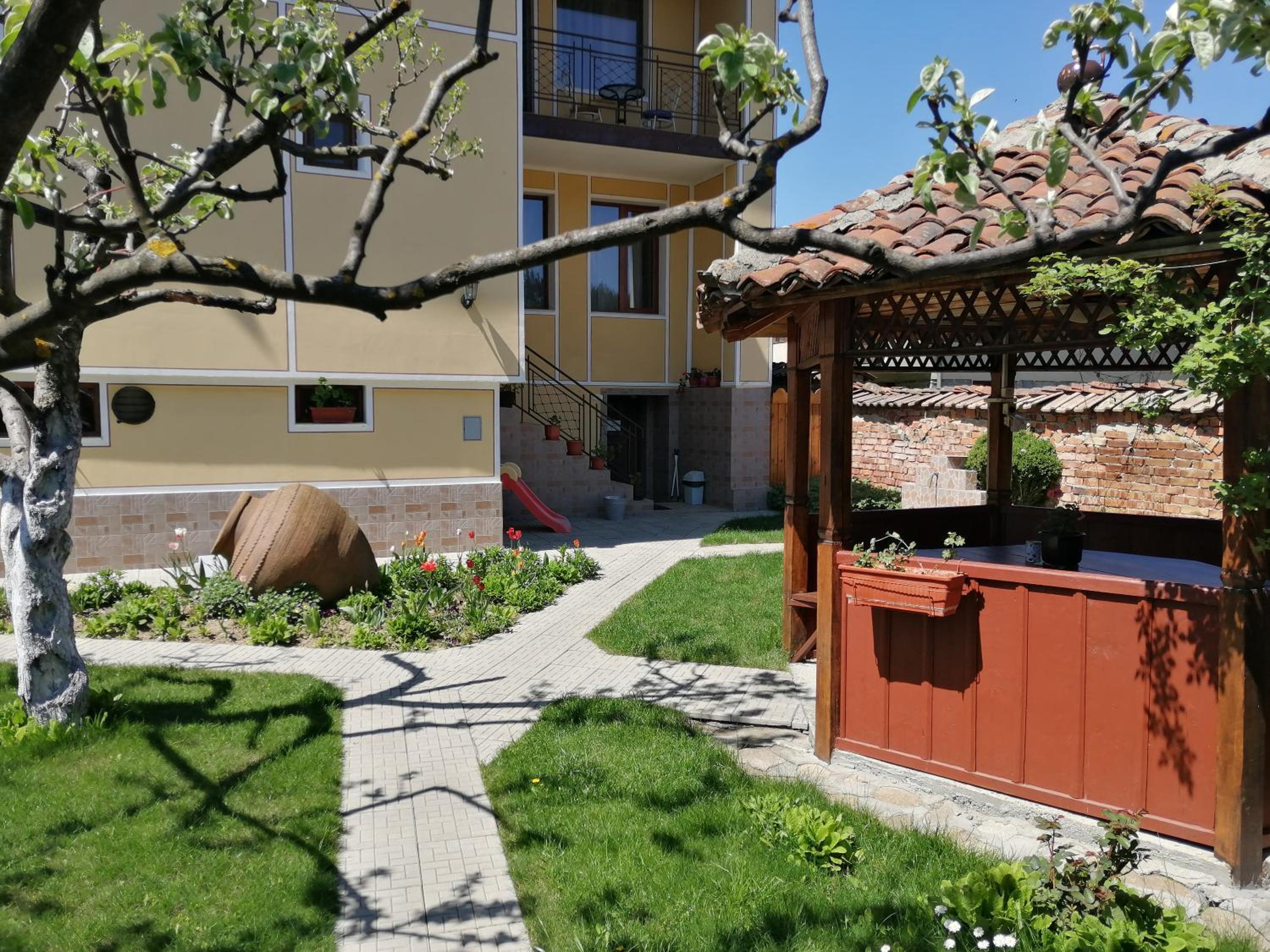 Guest House Tsenovi