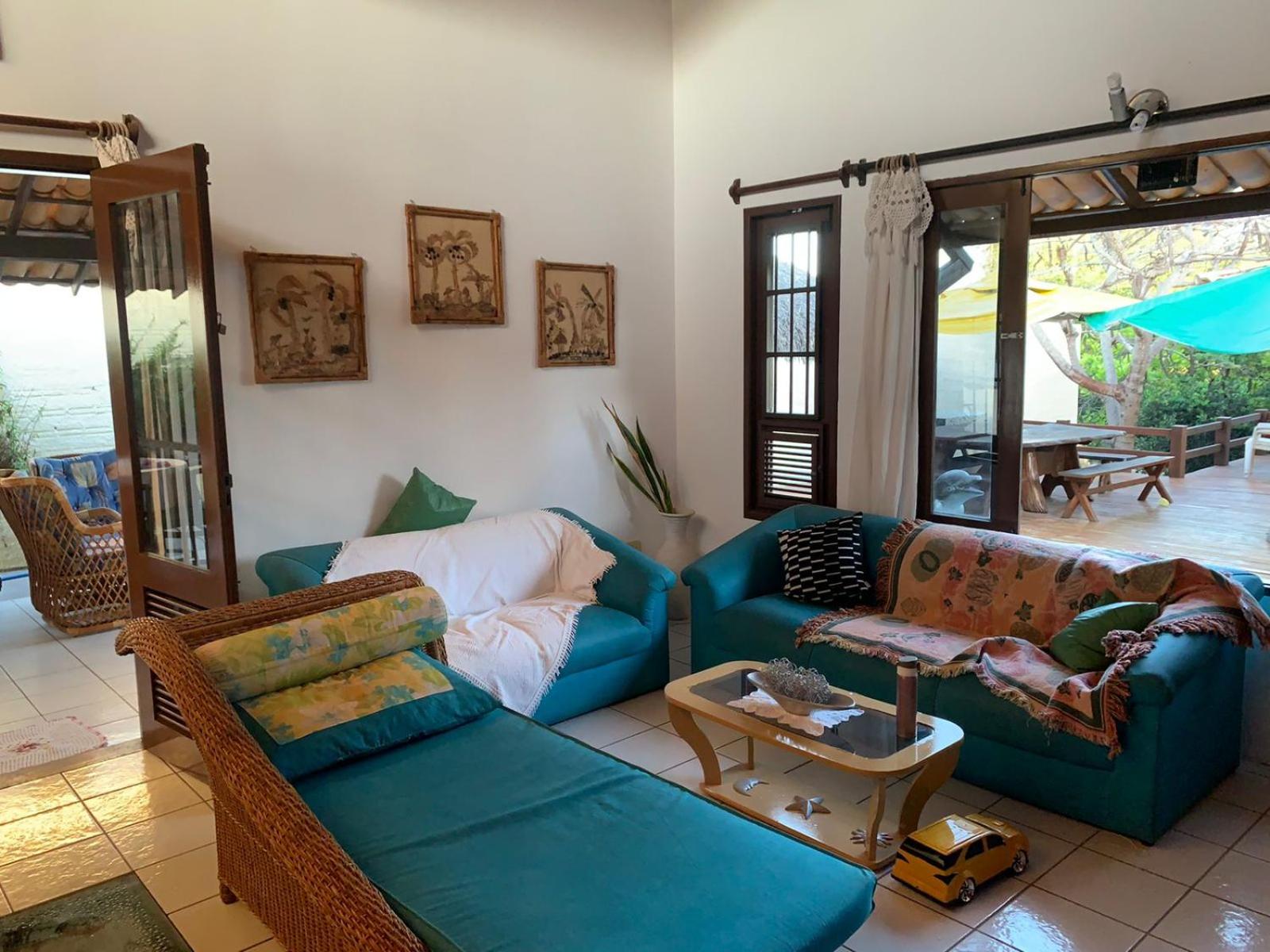 Excelente casa na Praia do Coqueiro com 4 suítes a 100m da praia