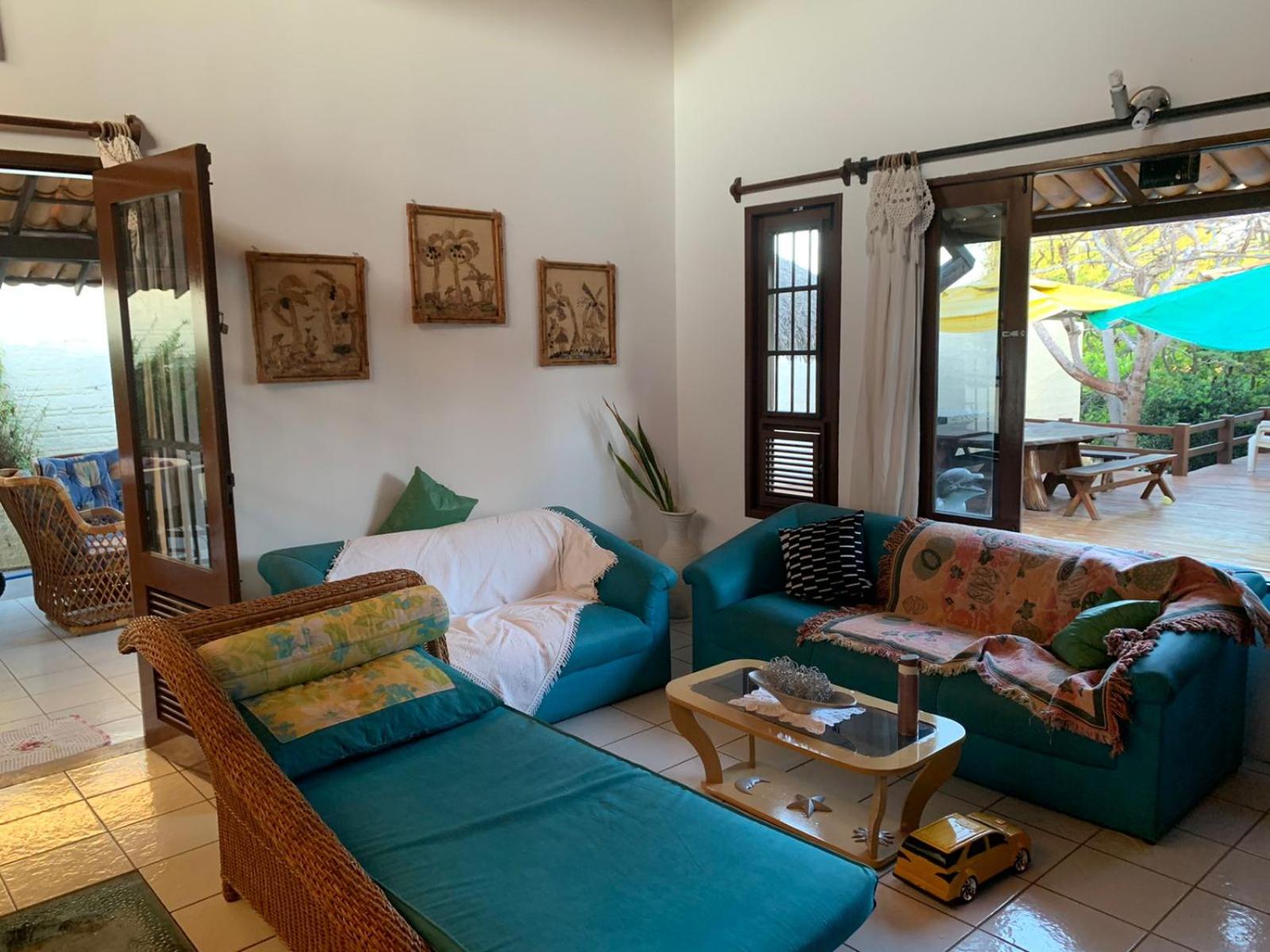 Excelente casa na Praia do Coqueiro com 4 suítes a 100m da praia