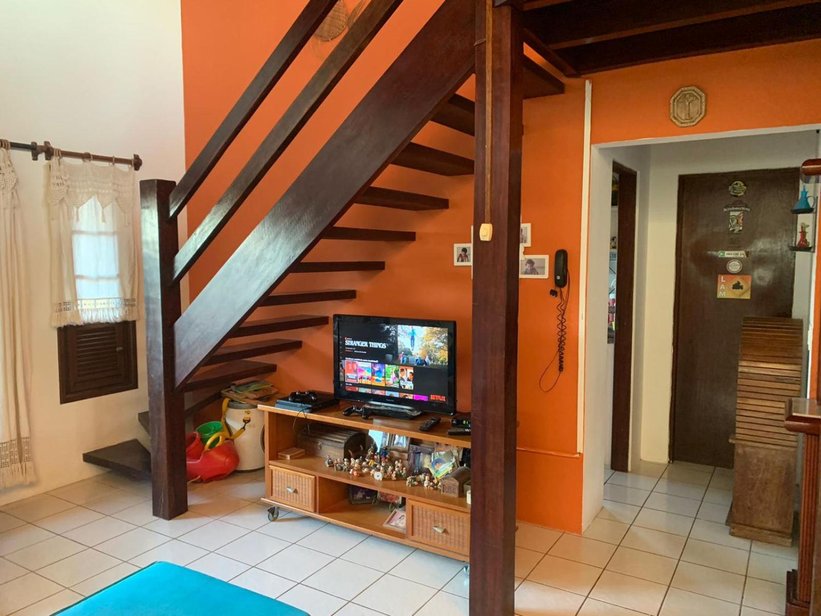 Excelente casa na Praia do Coqueiro com 4 suítes a 100m da praia