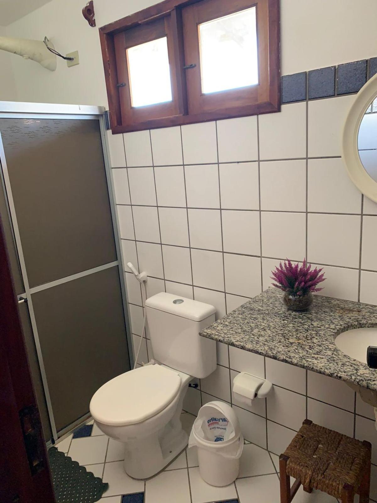 Excelente casa na Praia do Coqueiro com 4 suítes a 100m da praia