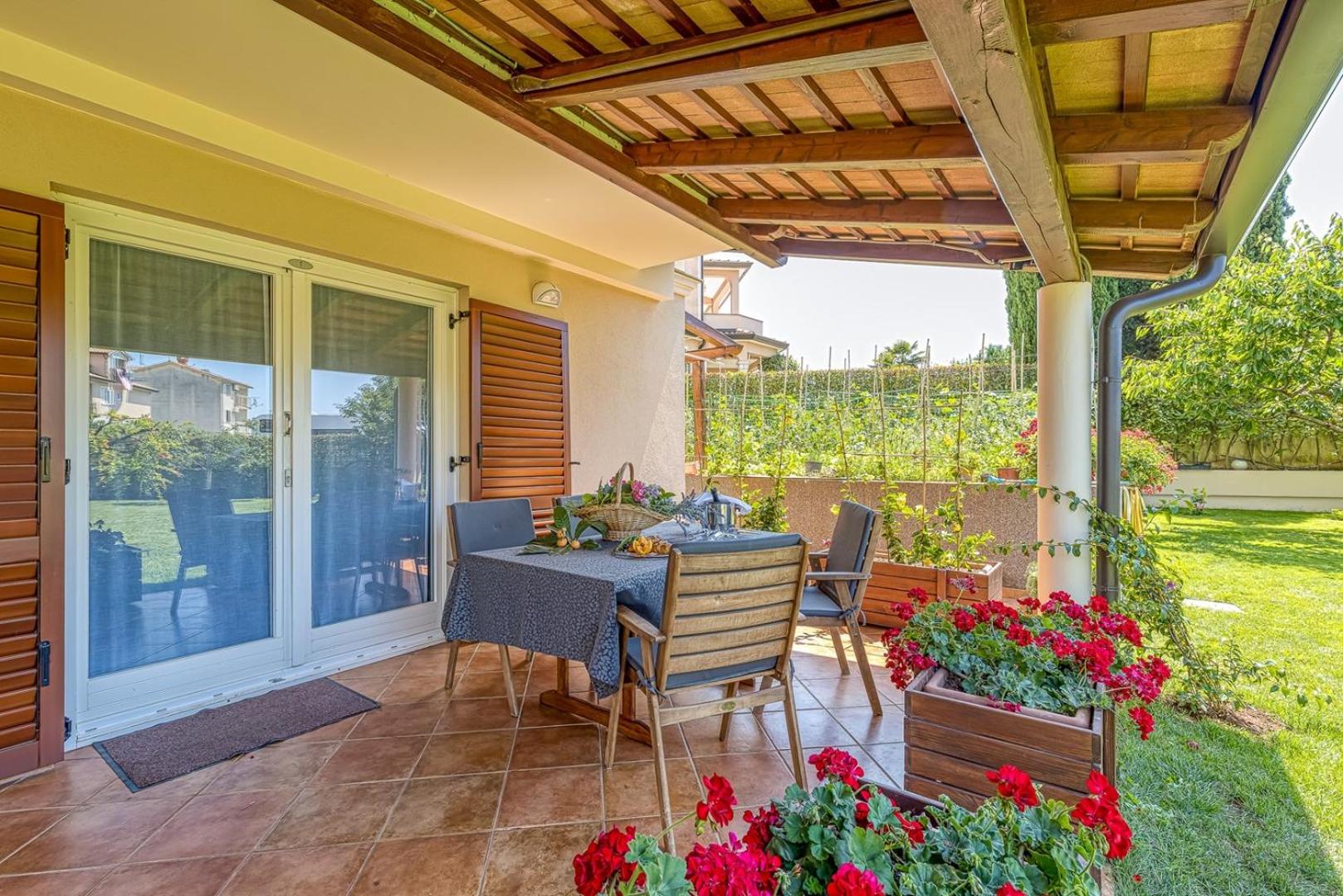 Apartment Complex Irena with Pool - Property Image 45