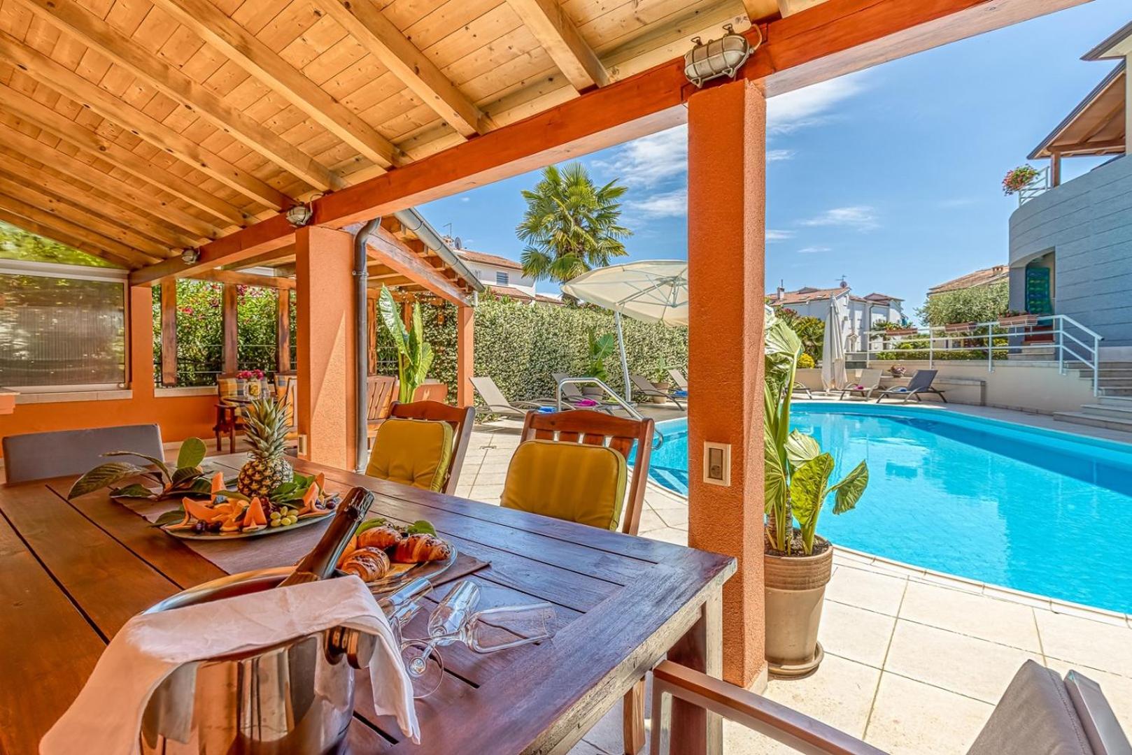 Apartment Complex Irena with Pool - Property Image 40