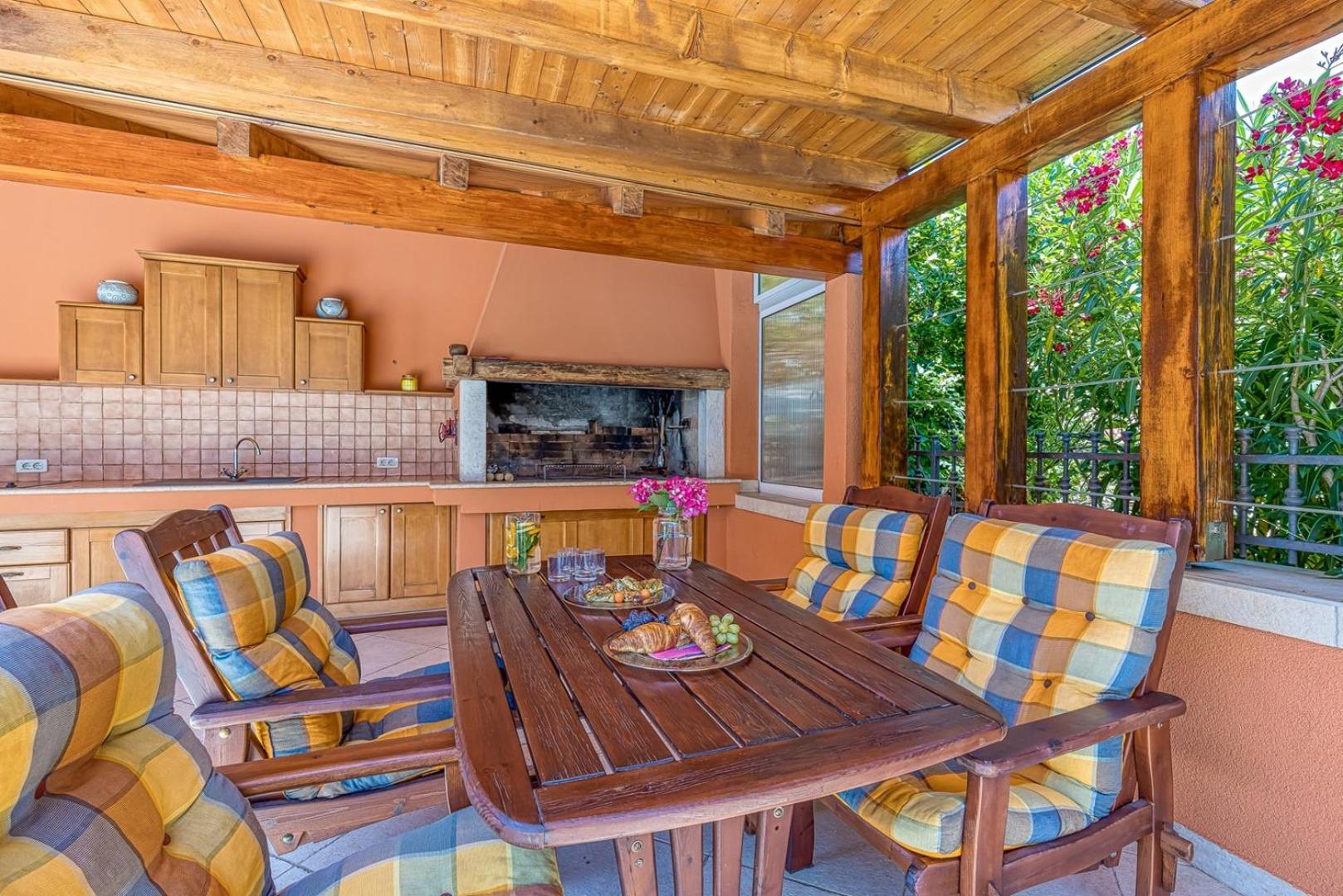 Apartment Complex Irena with Pool - Property Image 33