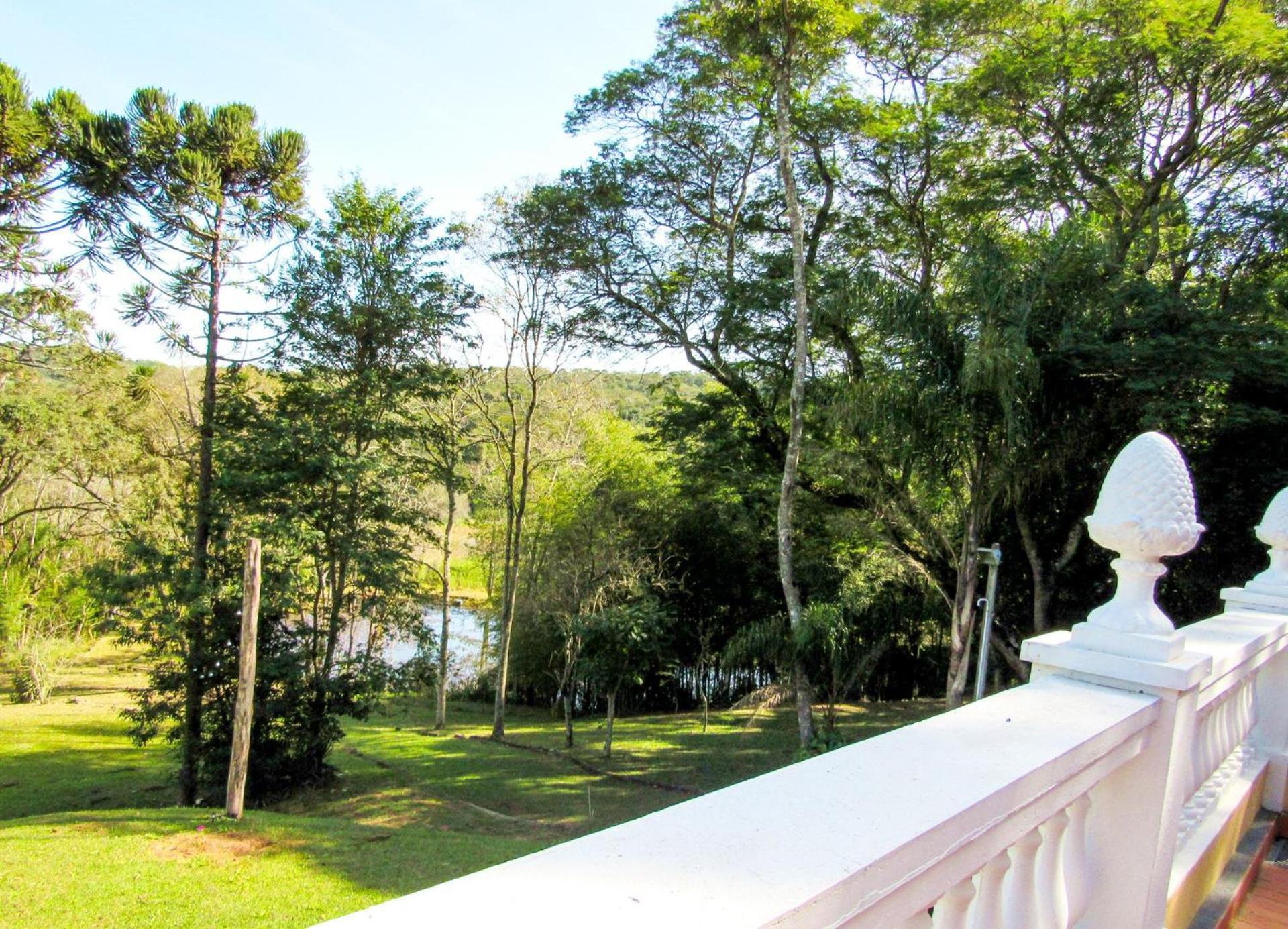 Lindo sitio c lago e lazer completo em Atibaia SP