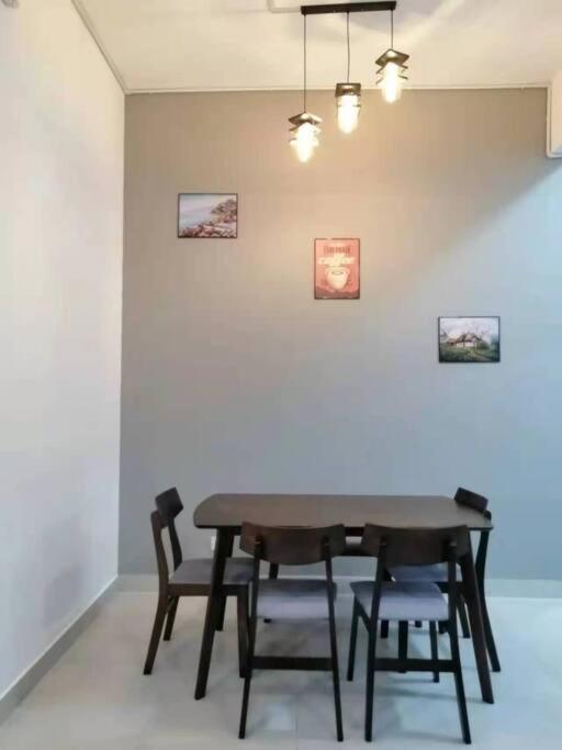 Cameron top31 golden hills night market homestay photo 3
