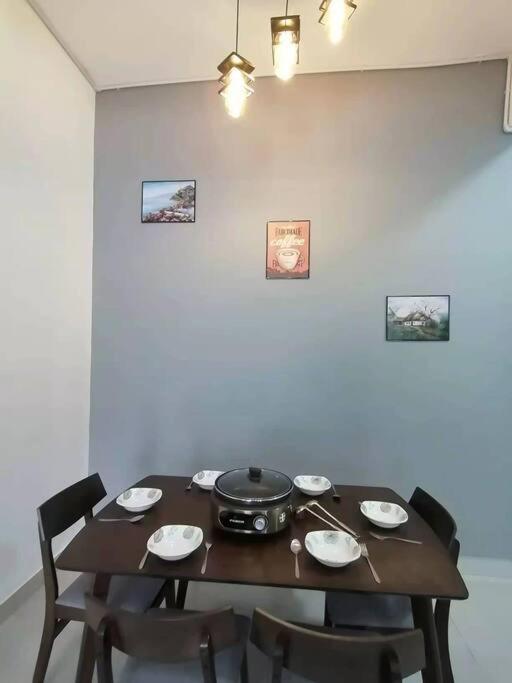 Cameron top31 golden hills night market homestay photo 6