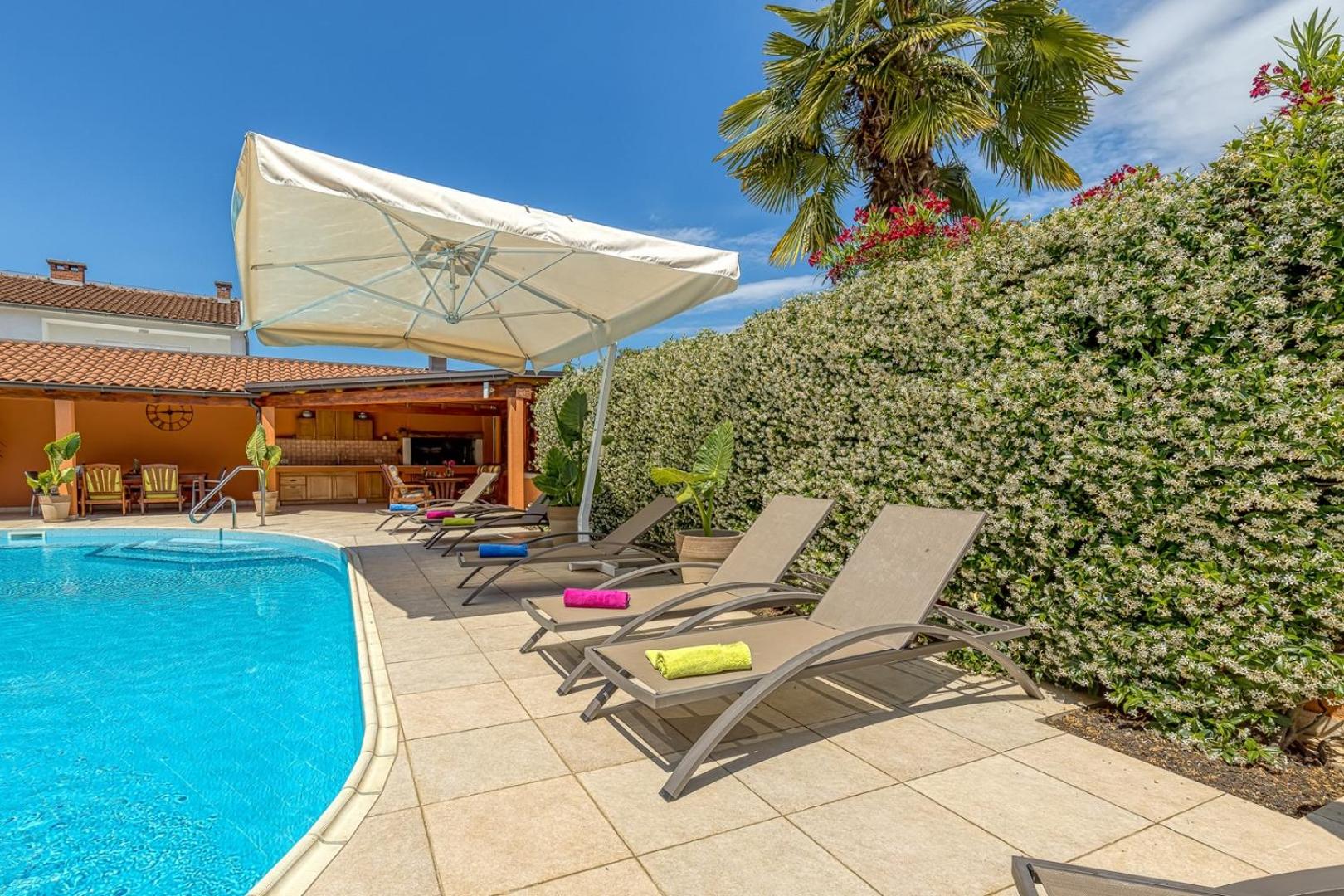 Apartment Complex Irena with Pool - Property Image 57