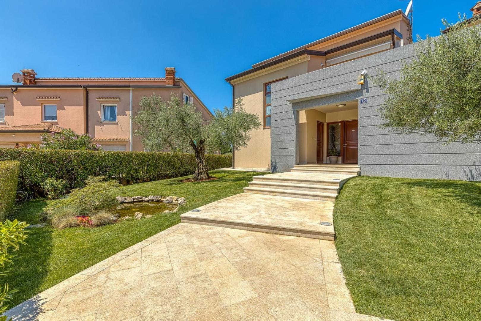 Apartment Complex Irena with Pool - Property Image 54