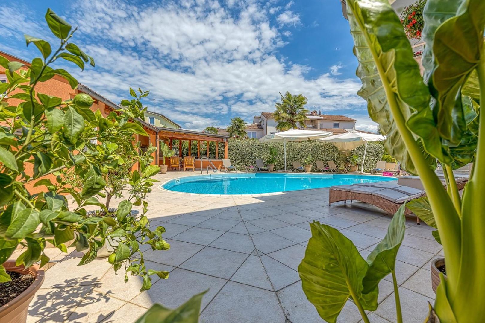 Apartment Complex Irena with Pool - Property Image 62