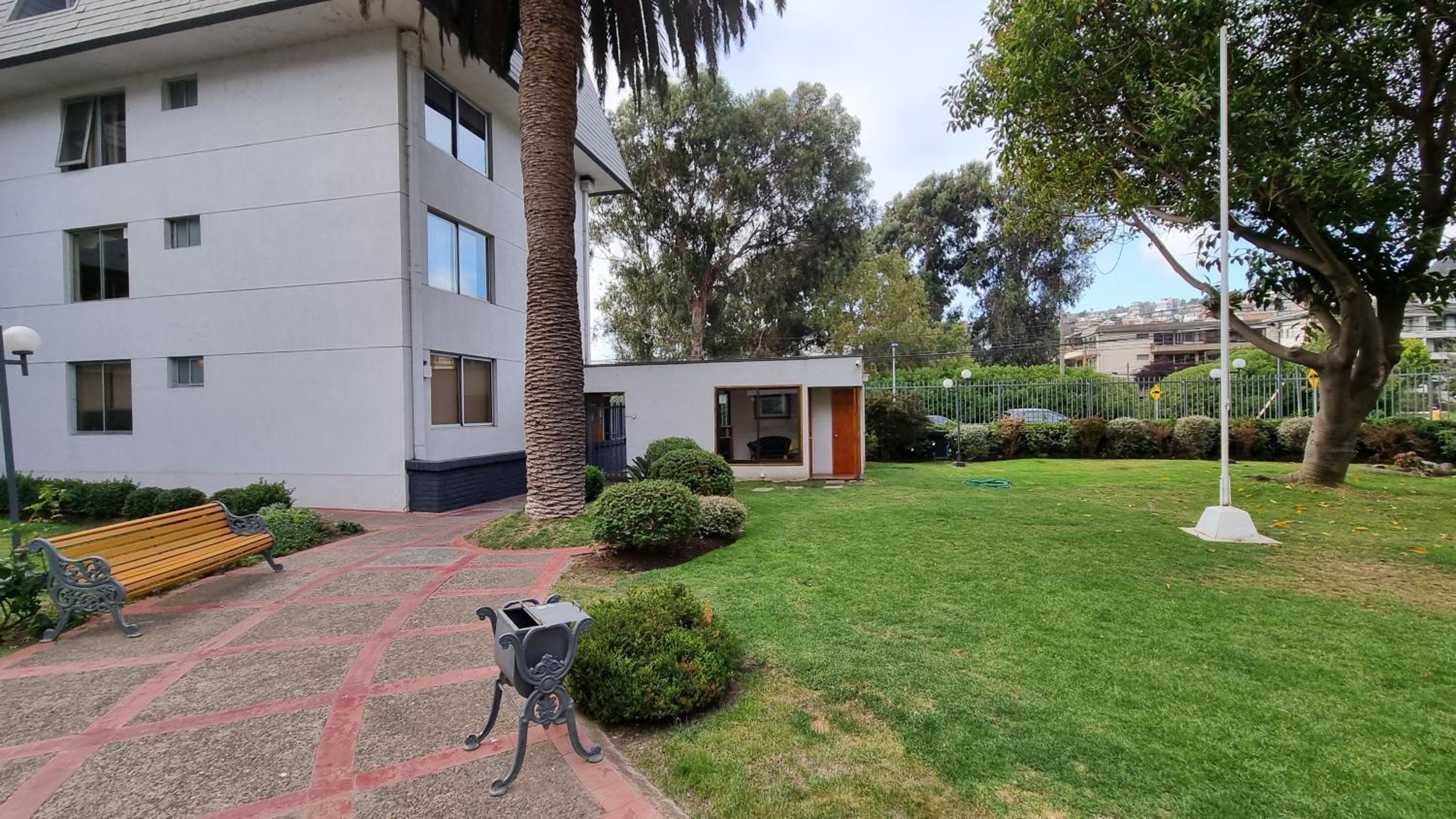 Familiar y renovado departamento a pasos de playa