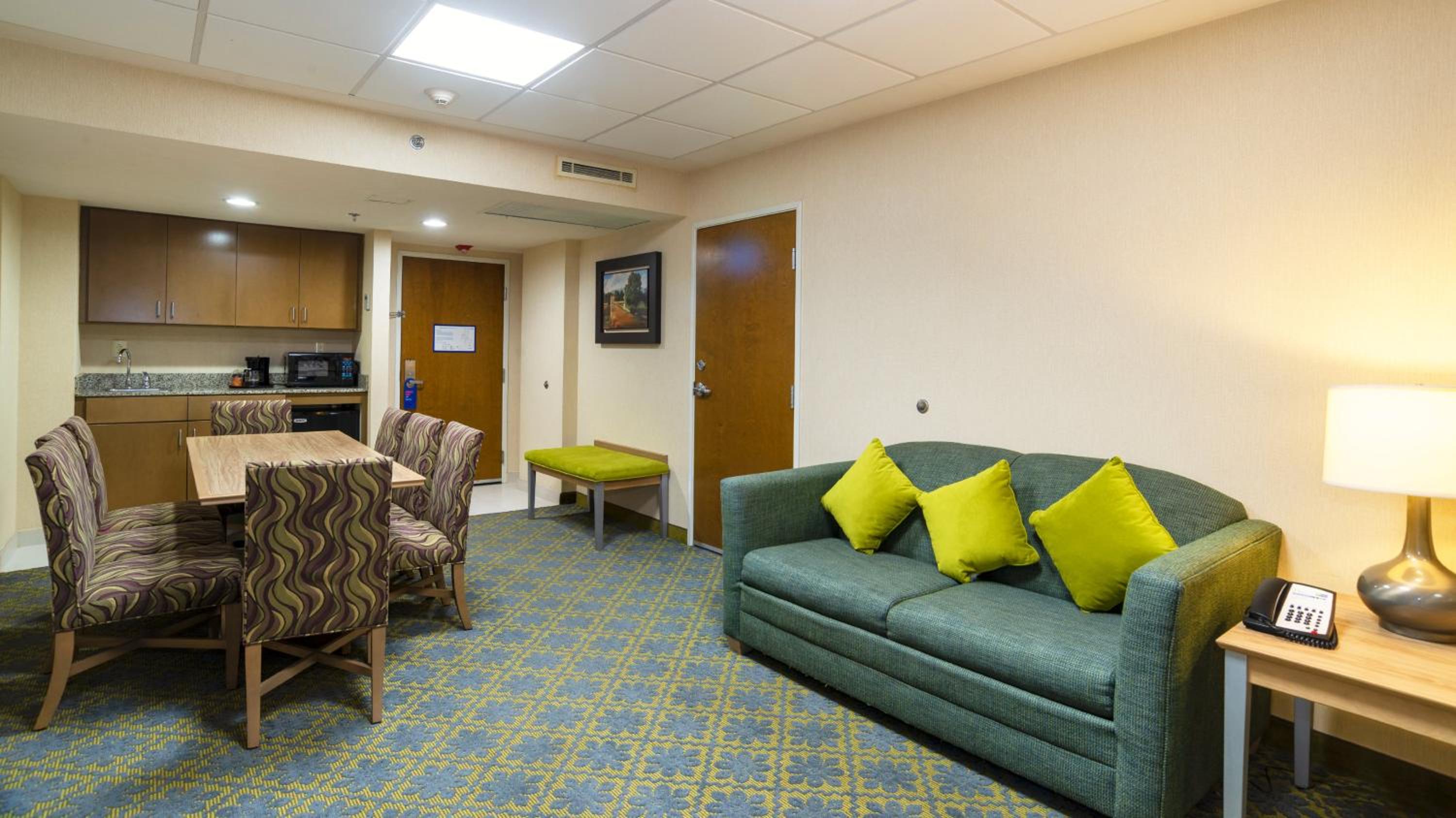 Holiday Inn Express & Suites Cuernavaca by IHG