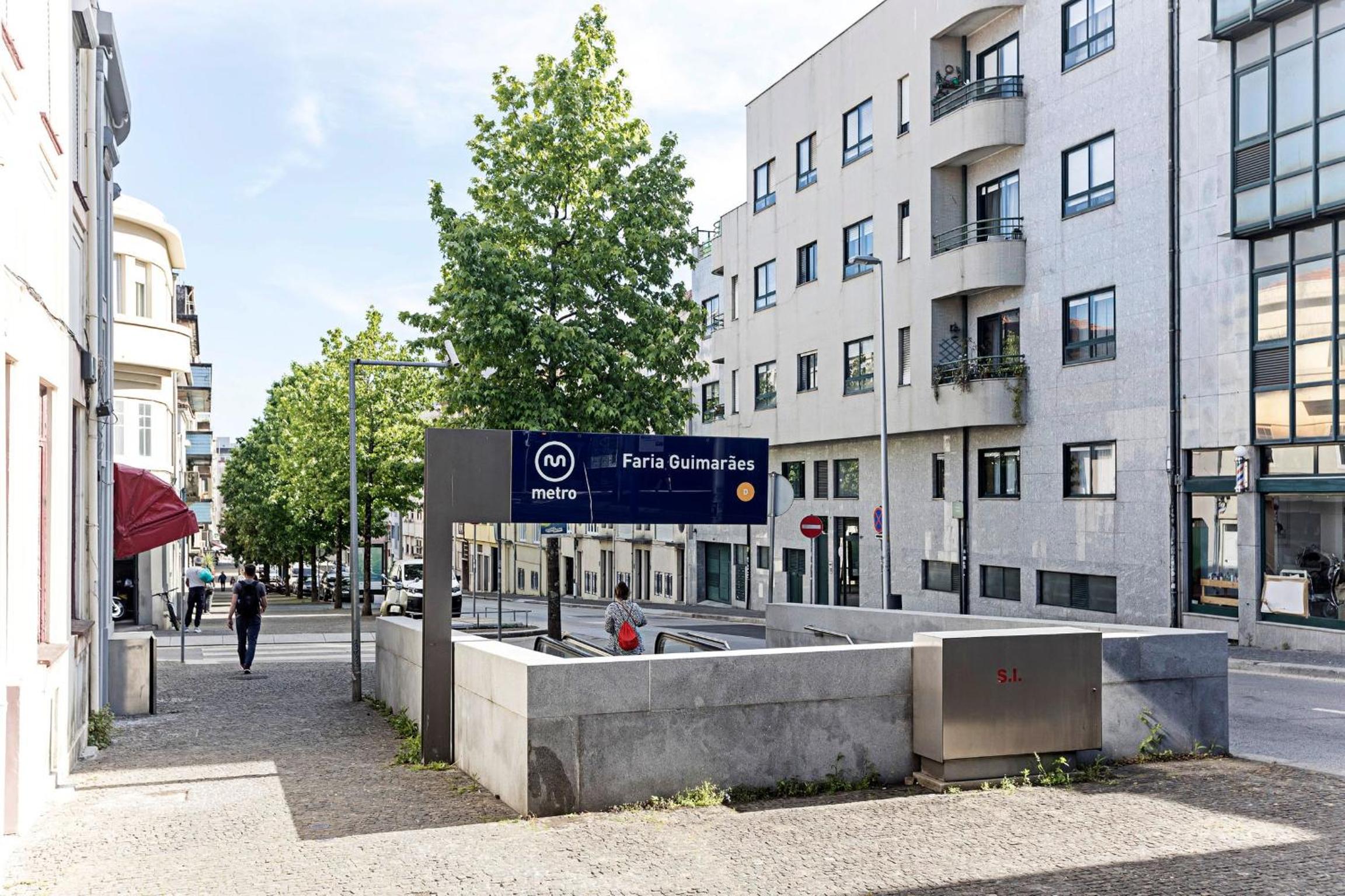 NEW Cozy and Modern Apartment in the heart of Porto view 3