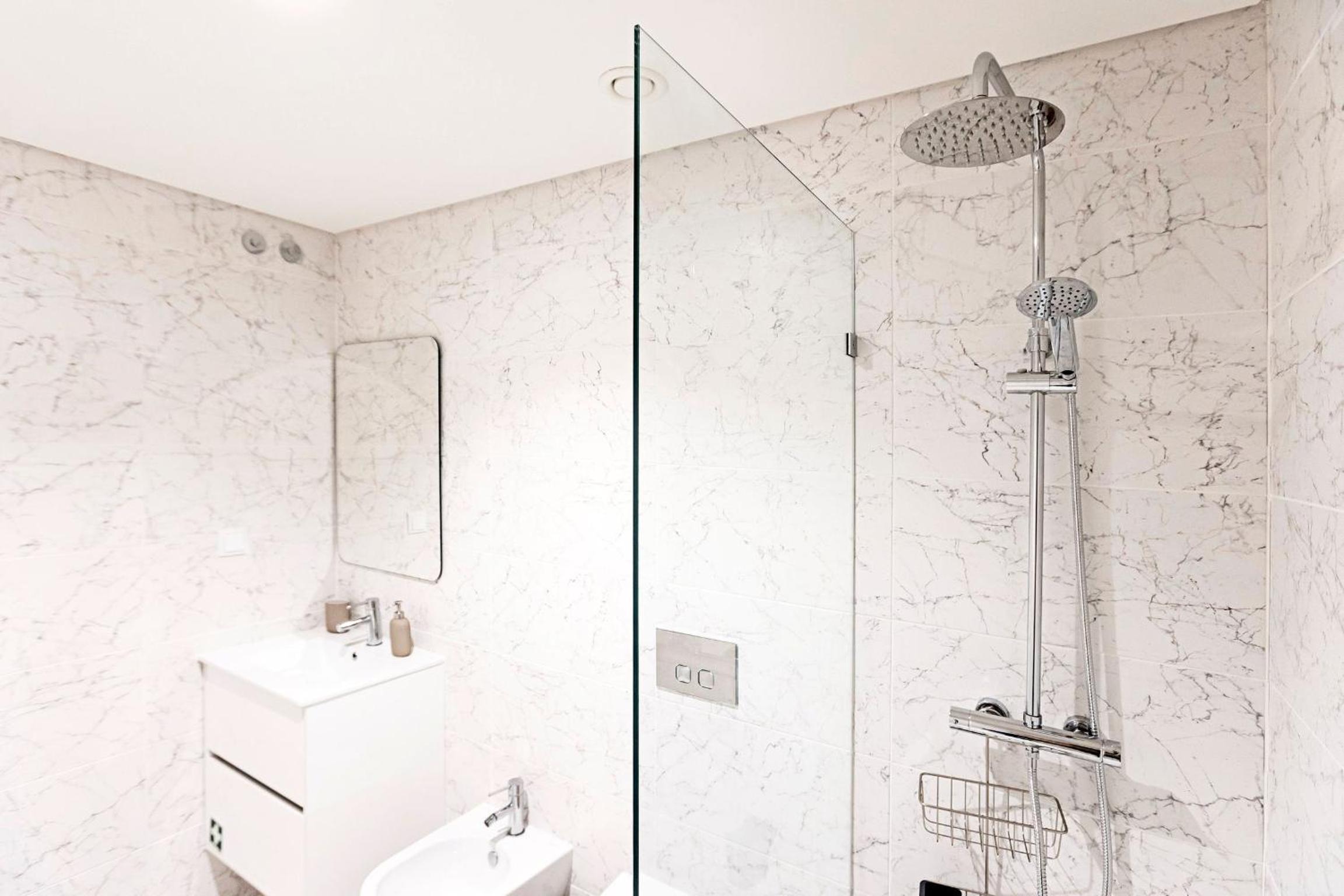 NEW Cozy and Modern Apartment in the heart of Porto view 5
