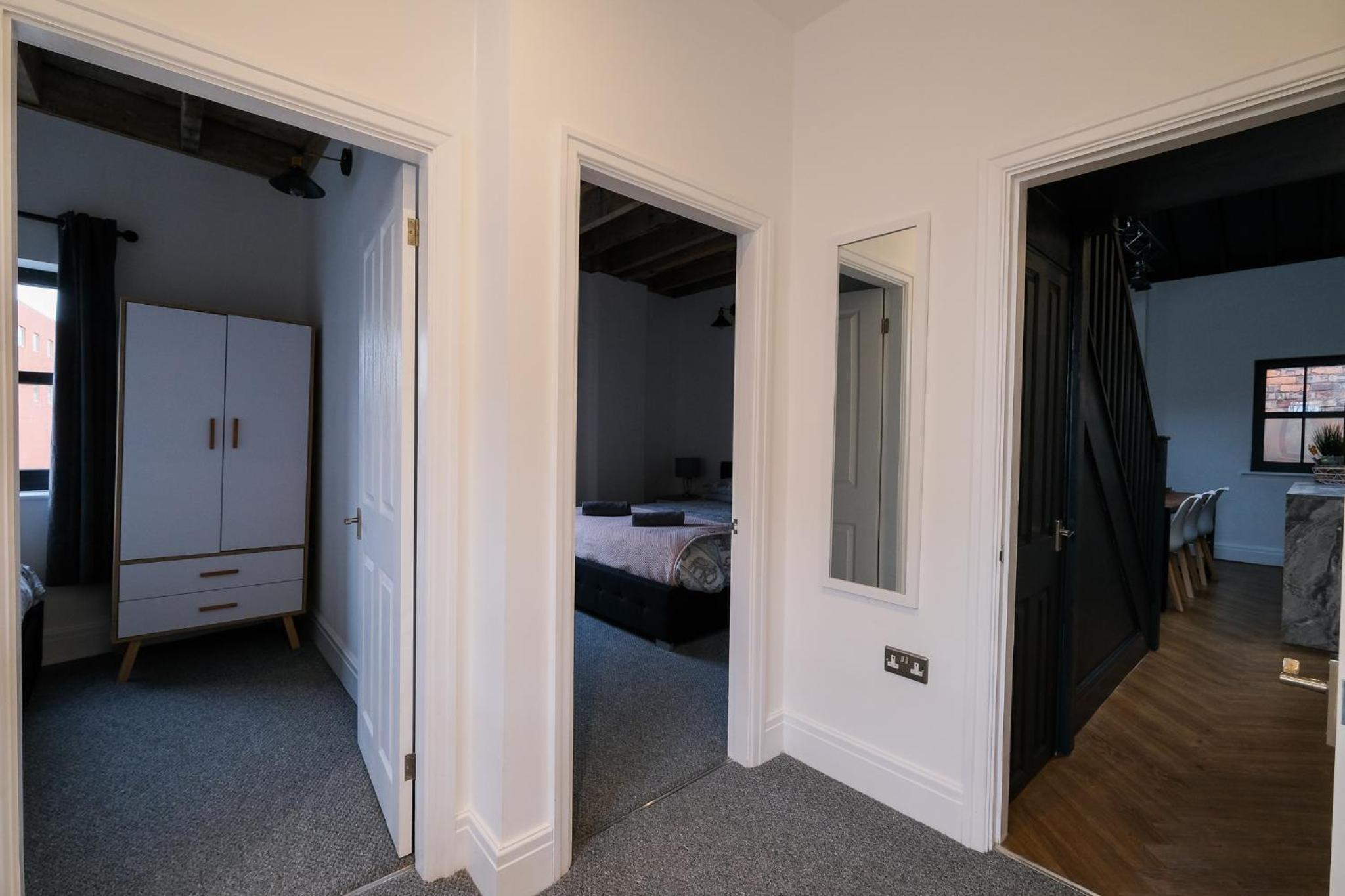 The Eden Warehouse - Green Apartment, sleeps 5 view 2