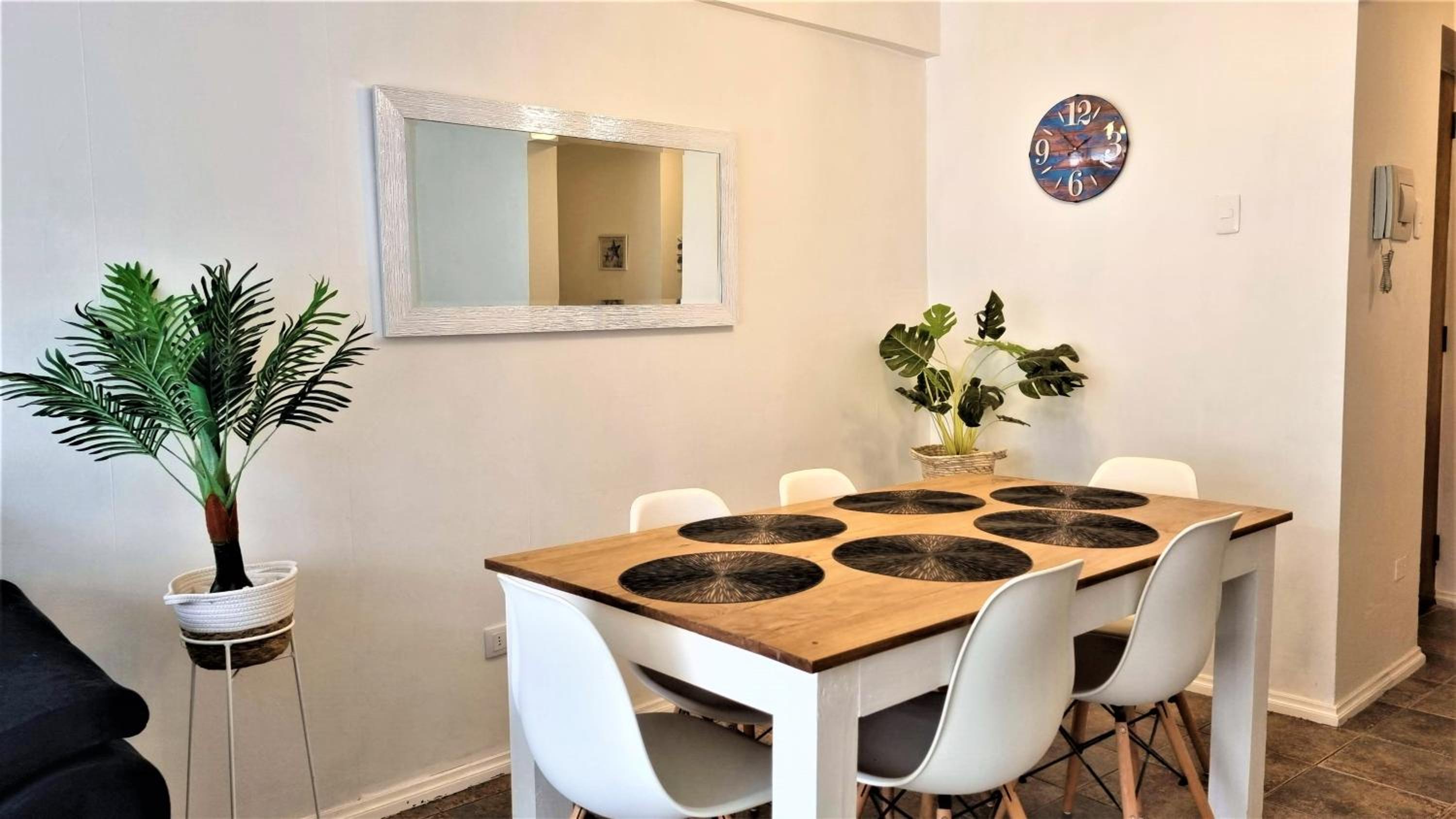 Familiar y renovado departamento a pasos de playa