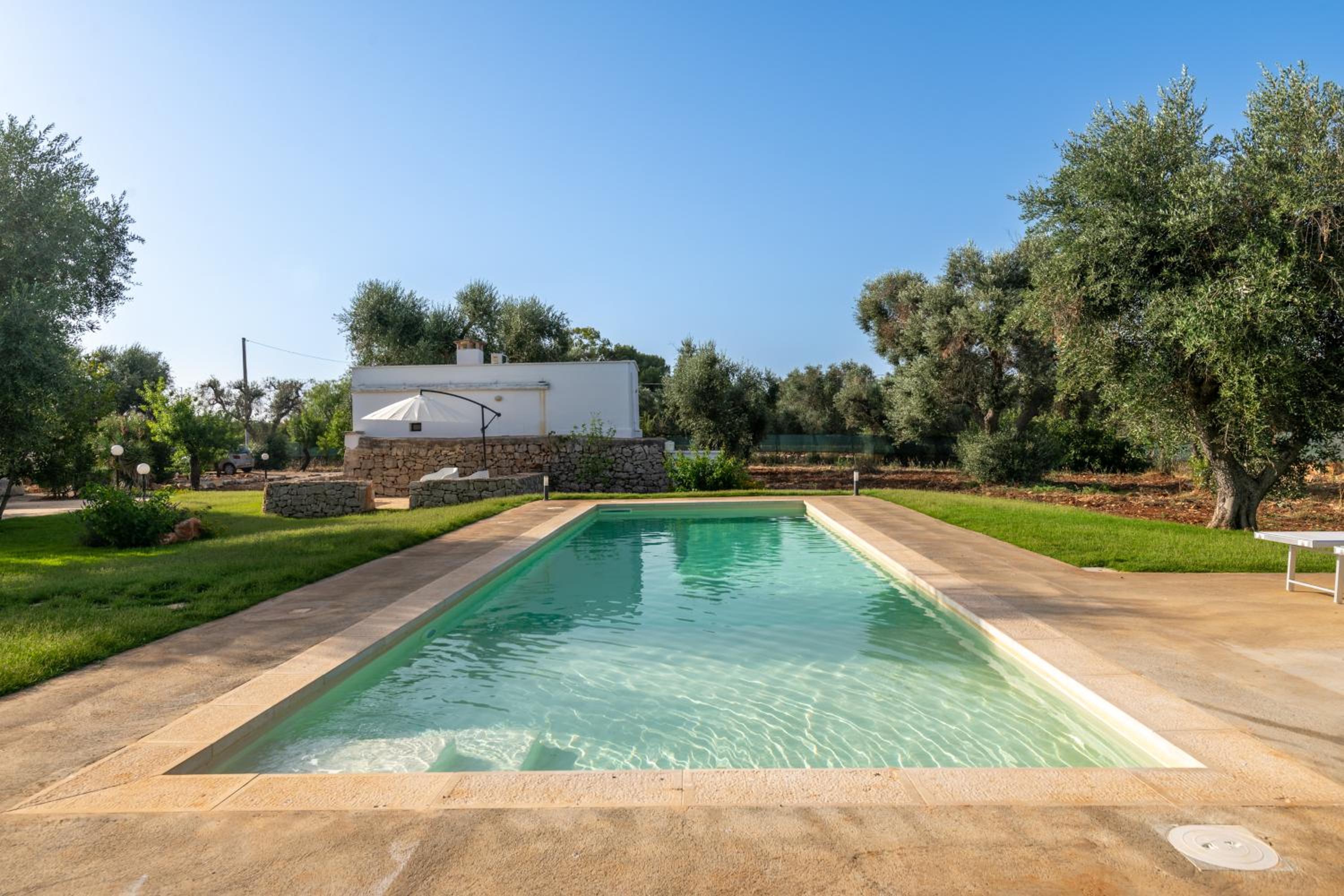 Trullo Maria Teresa view 2