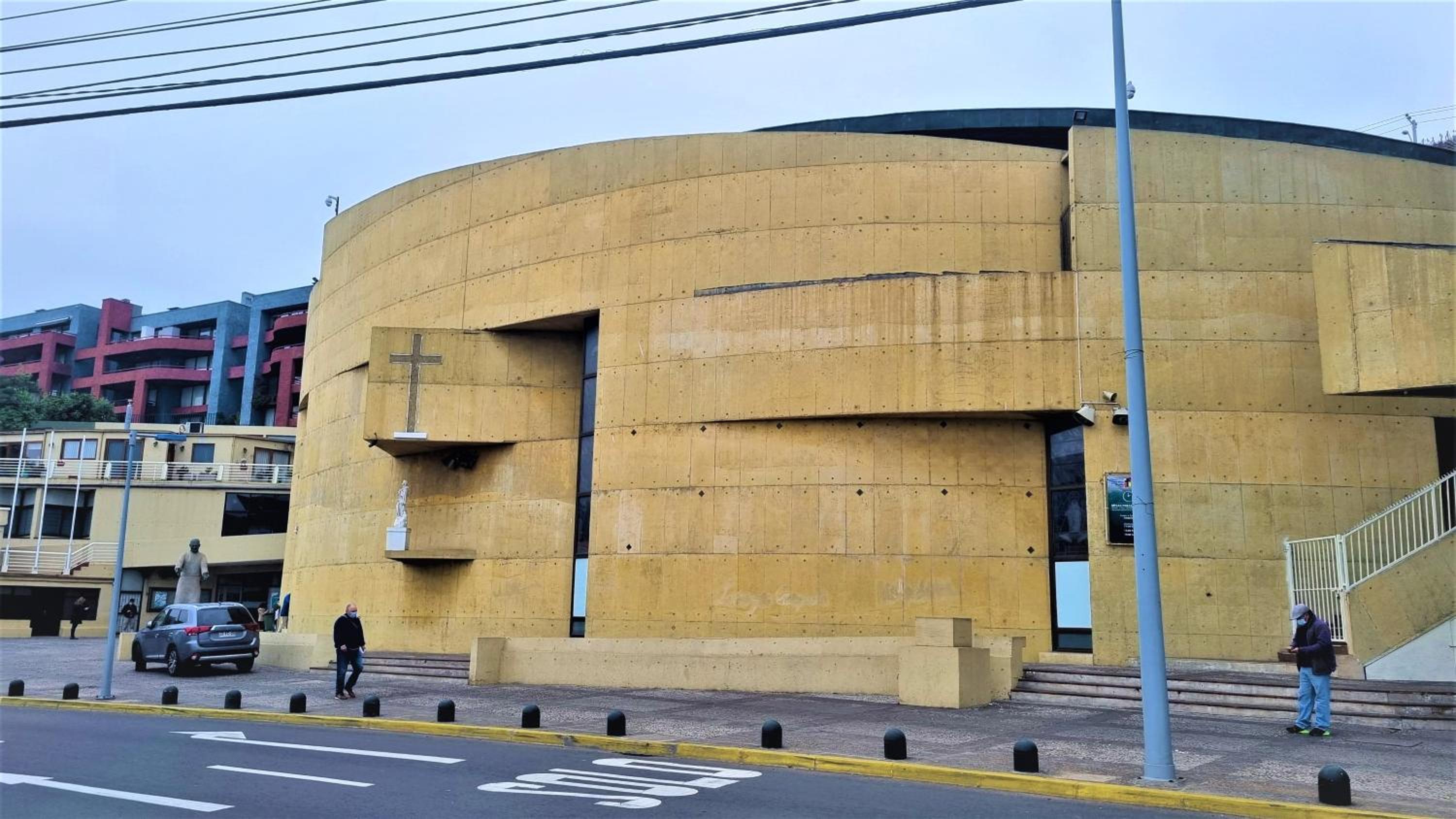 Familiar y renovado departamento a pasos de playa