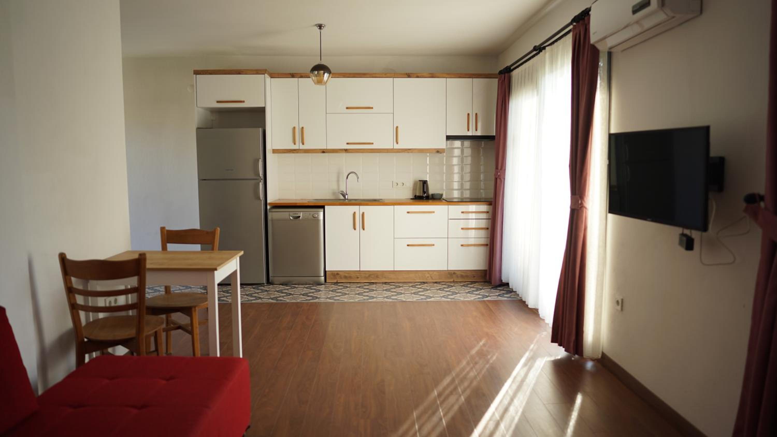 Karyada Hotel - Image 100