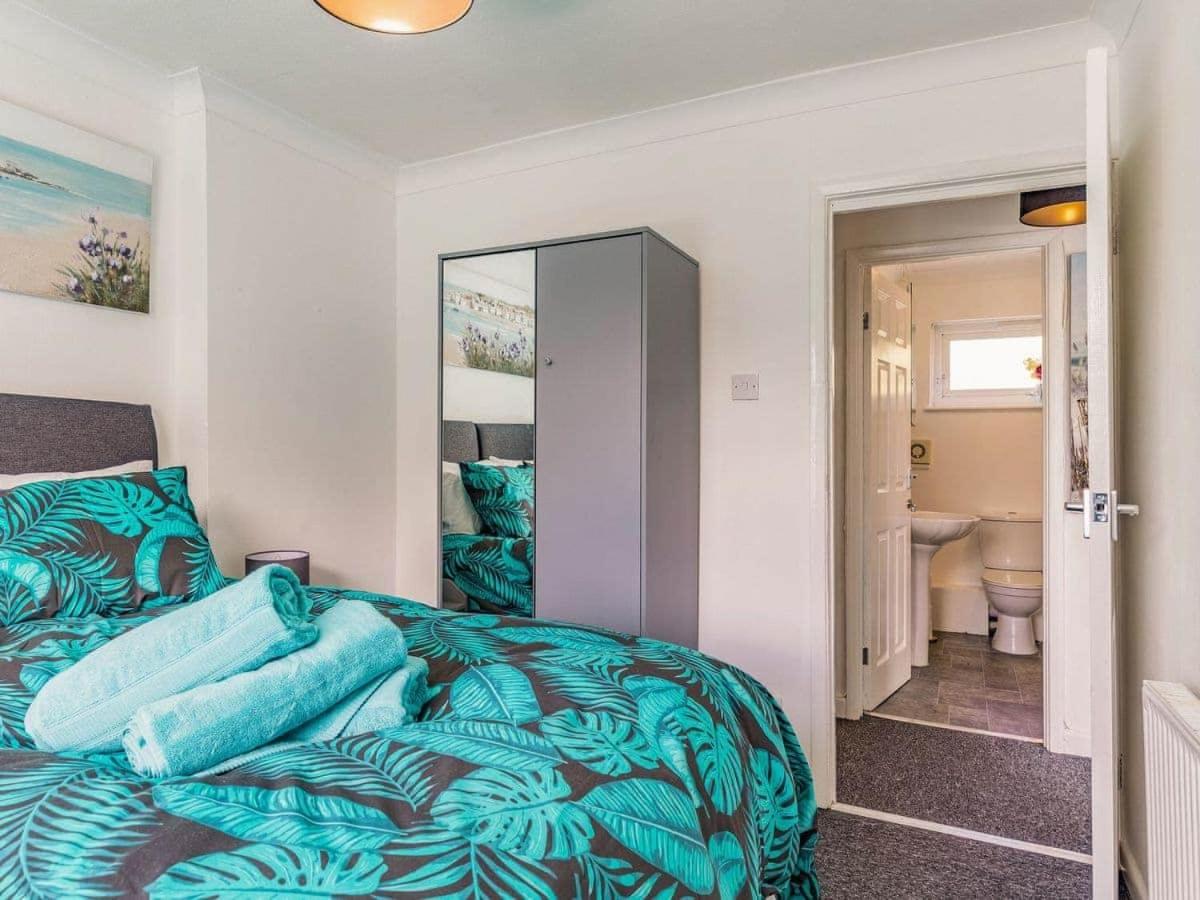 Lovely Magnolia Apartment 6 single beds