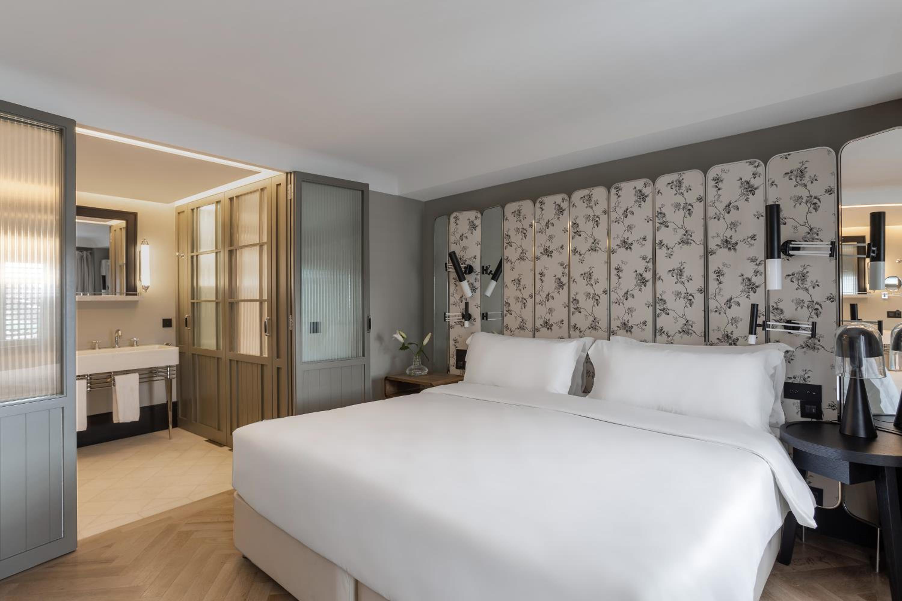 Room Mate Emir - Image 74