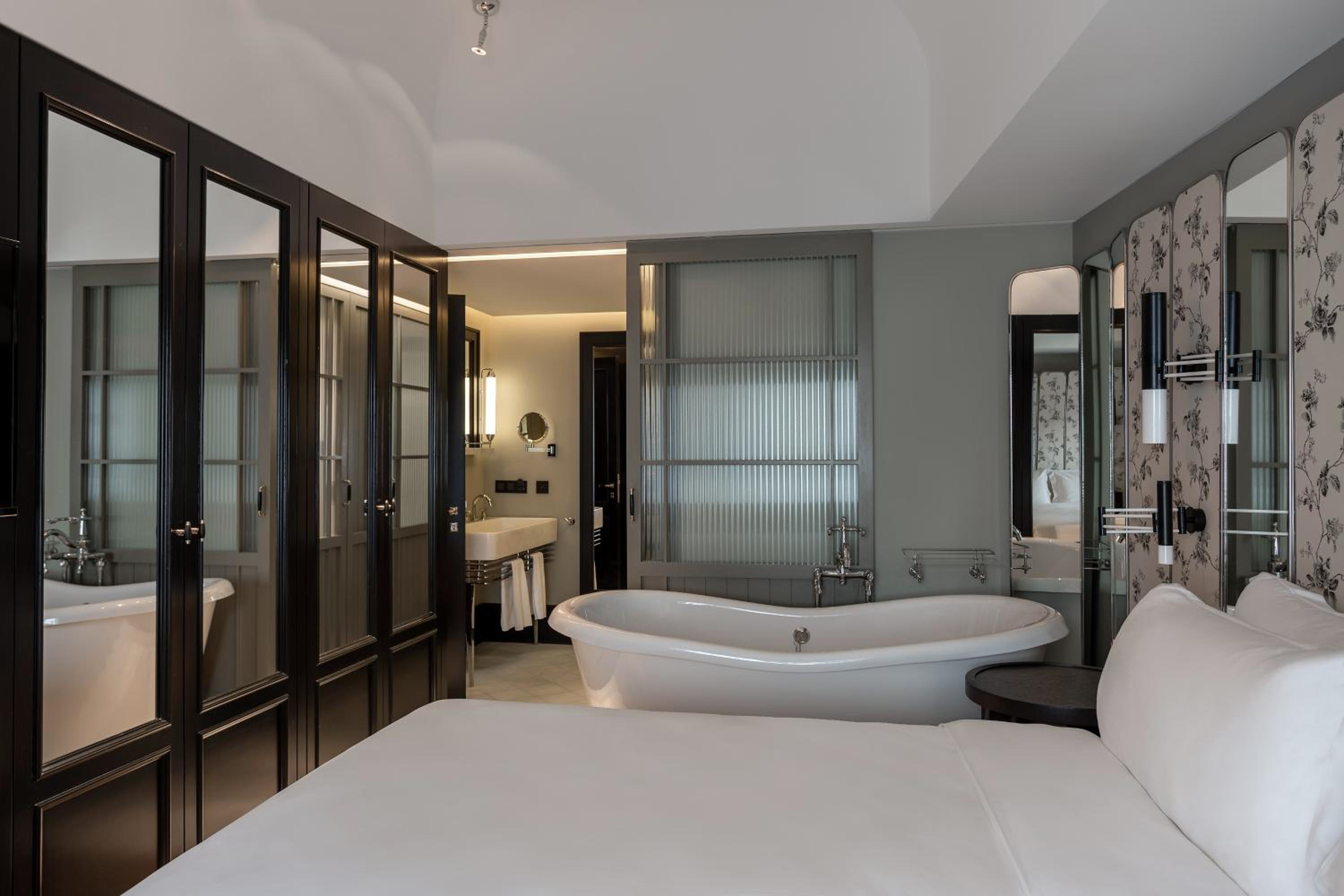 Room Mate Emir - Image 79