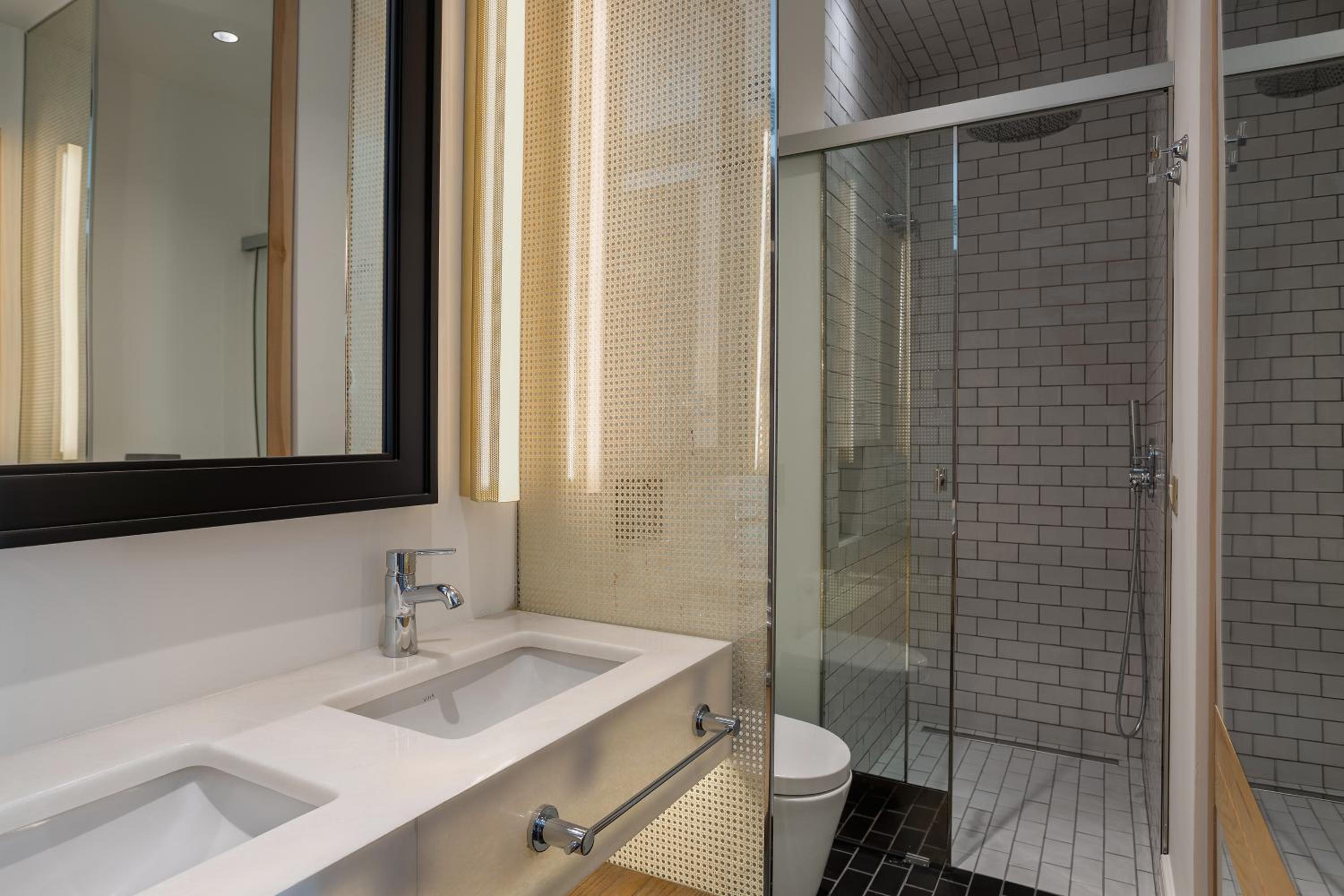 Room Mate Emir - Image 76