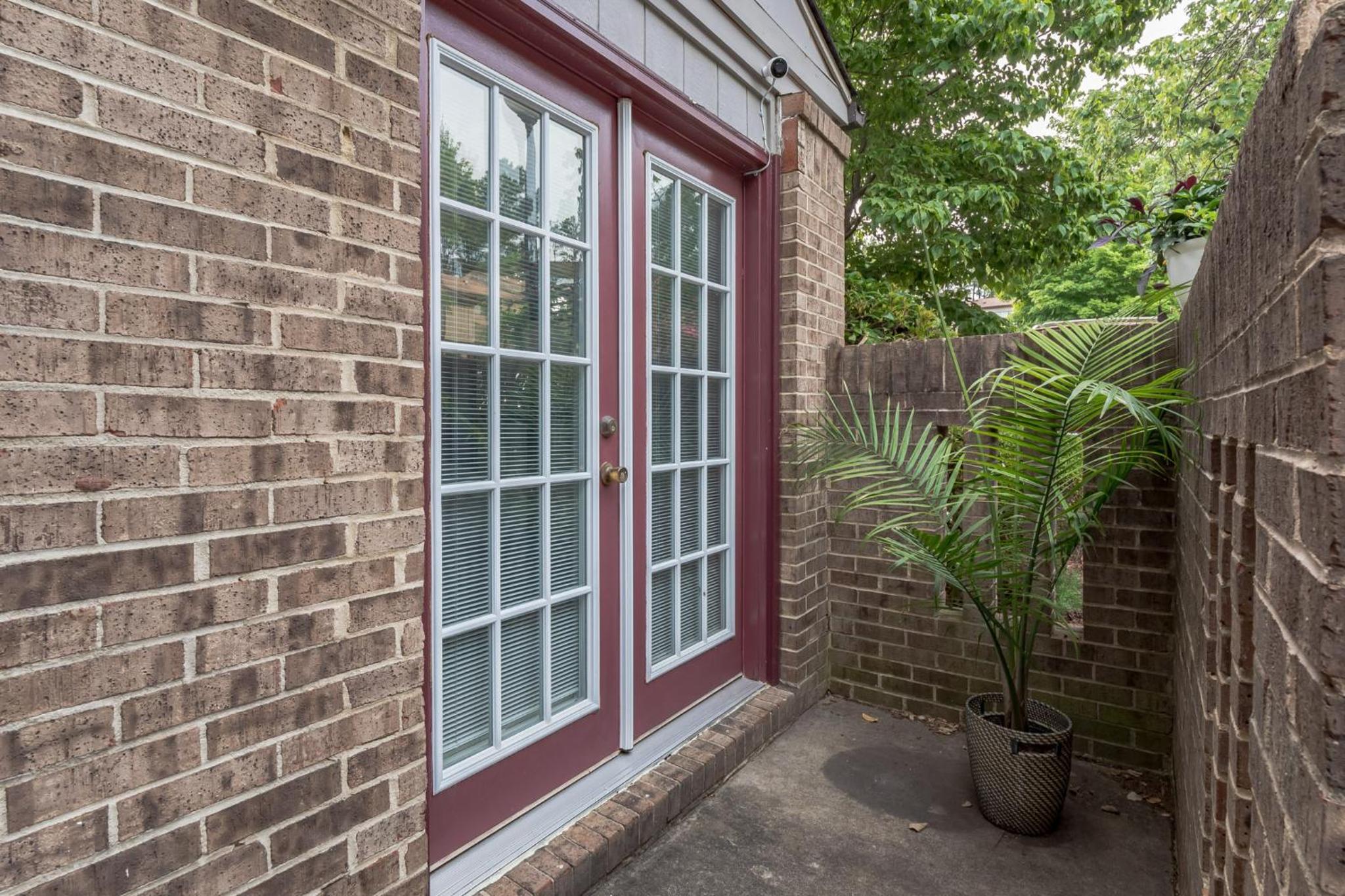 Modern Cozy Townhome view 3