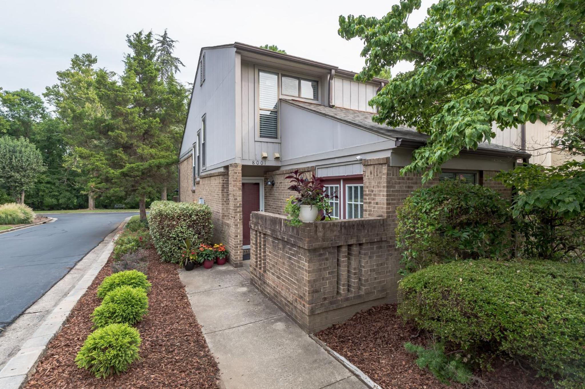 Modern Cozy Townhome view 2