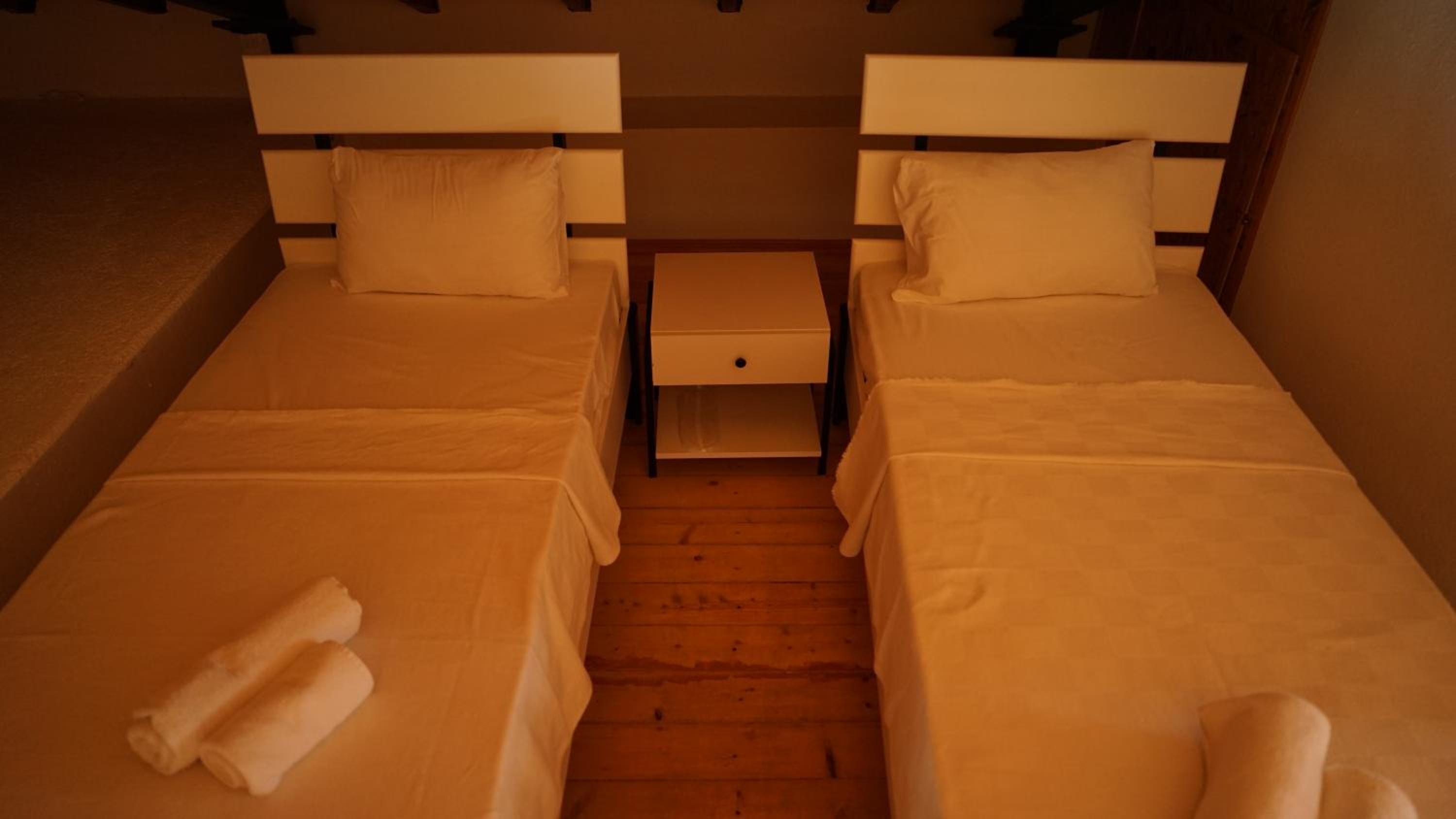 Karyada Hotel - Image 6