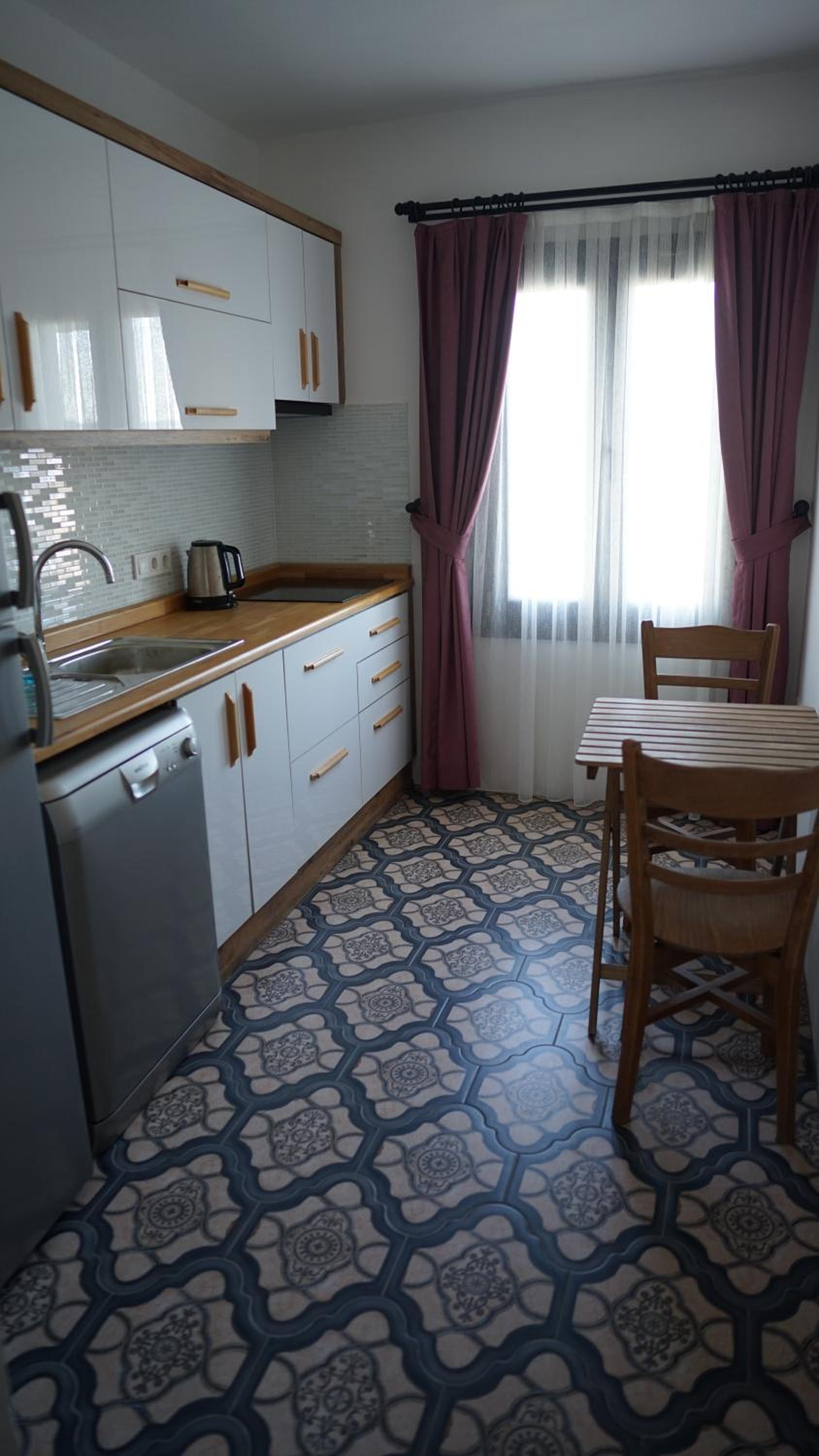 Karyada Hotel - Image 117