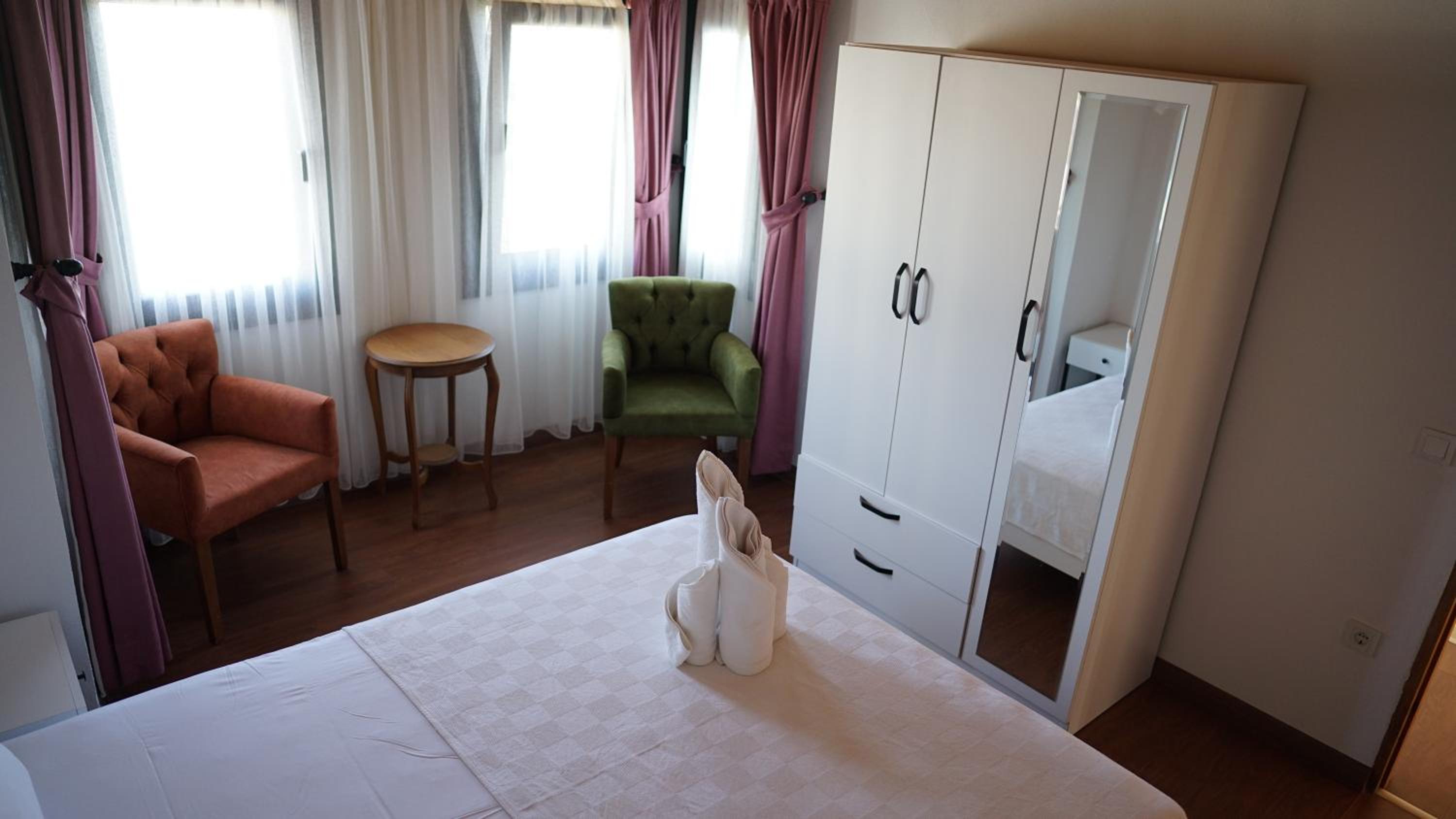 Karyada Hotel - Image 113