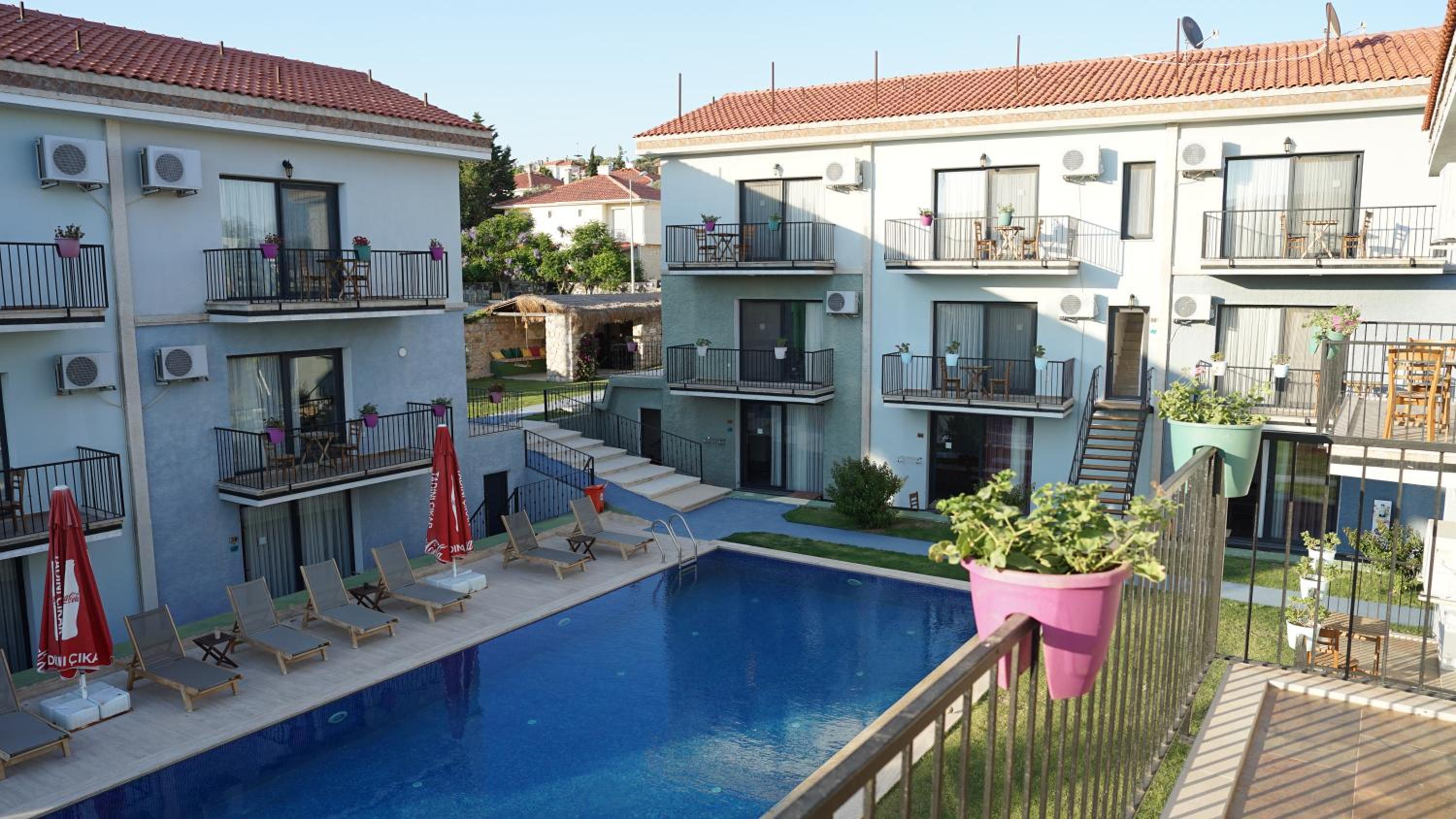 Karyada Hotel - Image 7