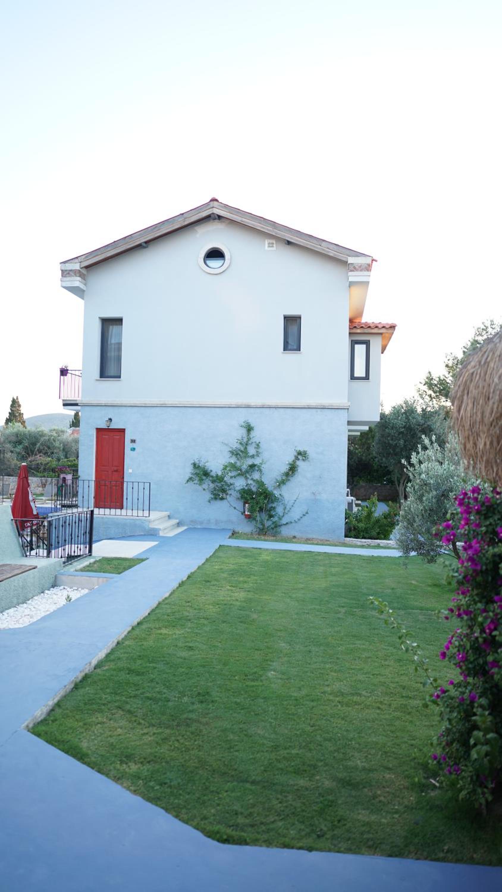 Karyada Hotel - Image 127