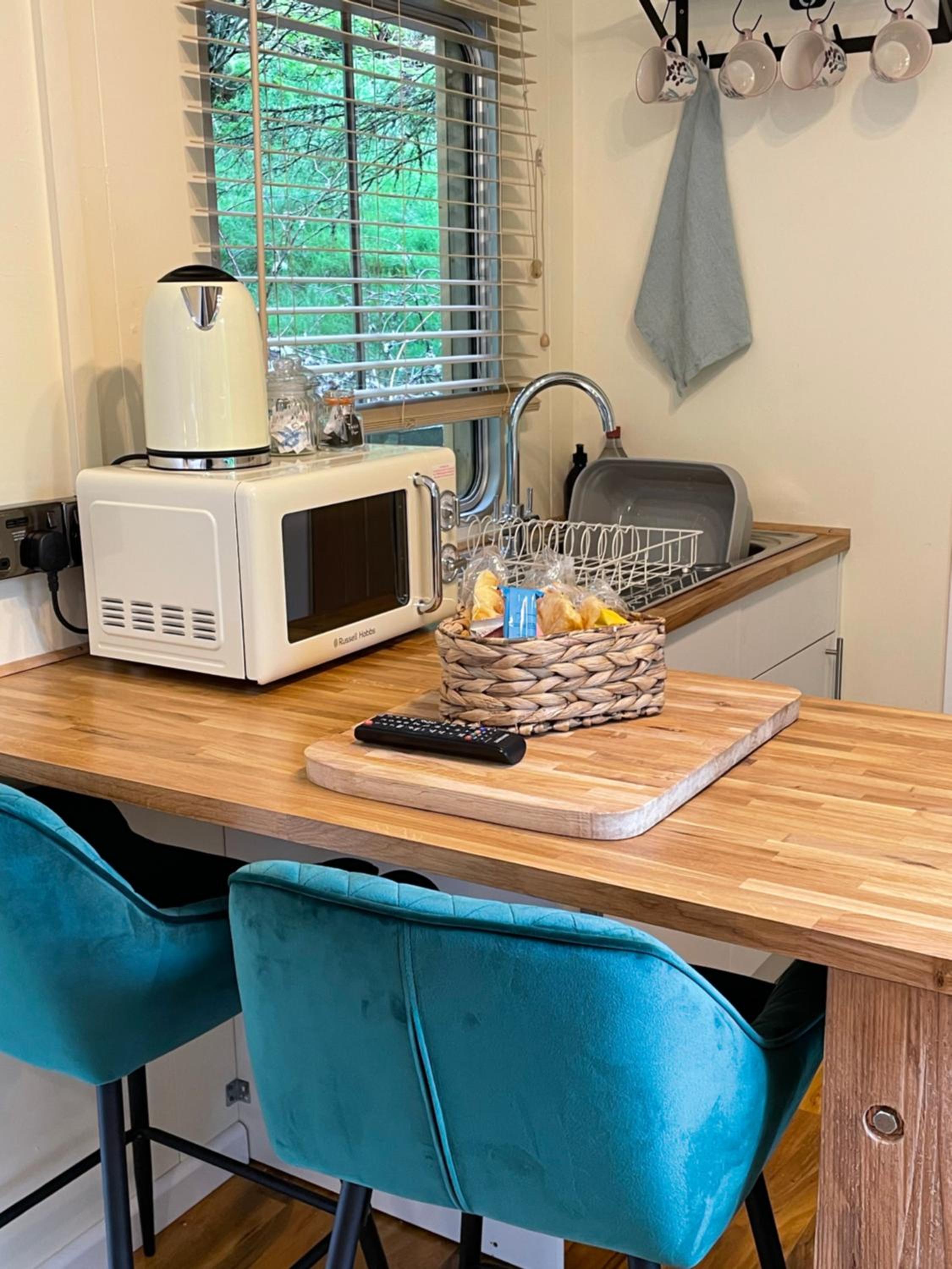 The Cabin, Stronua. A beautiful 1 bedroom cabin. view 5