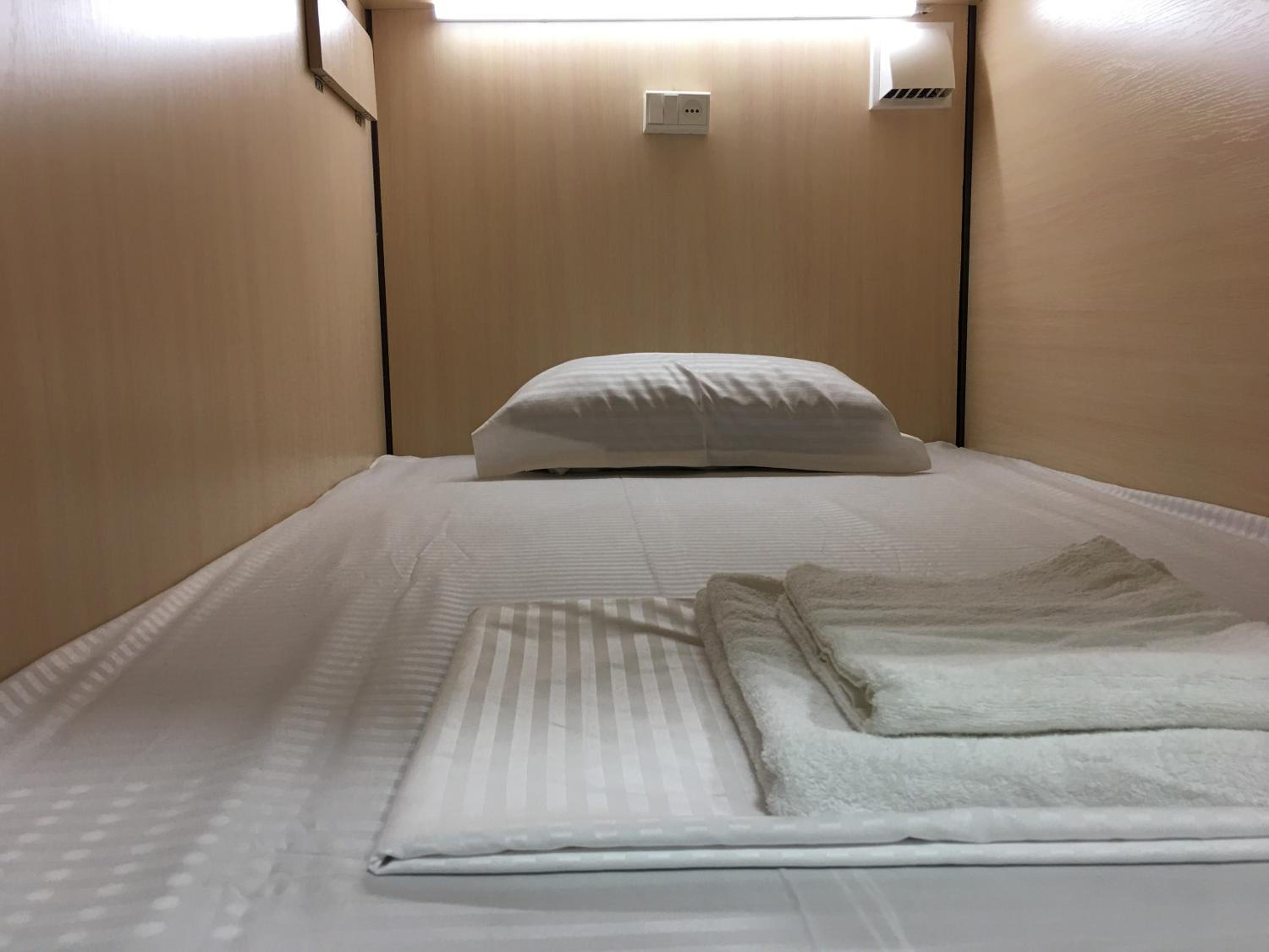 Bonvenon capsule Hostel