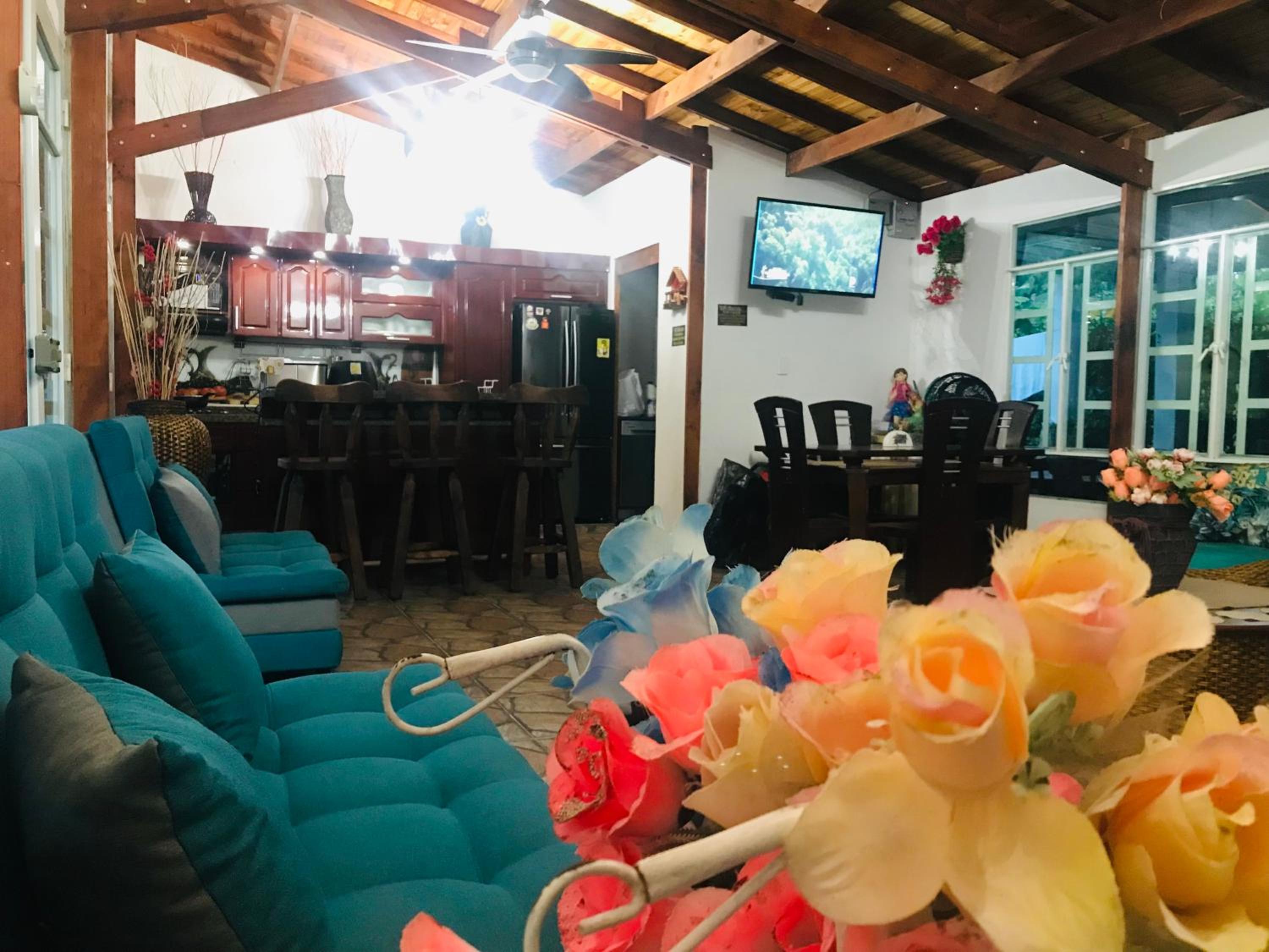 Hermosa Casa de campo grande con aire acon,wifi,piscina,billar !villa ensueño !
