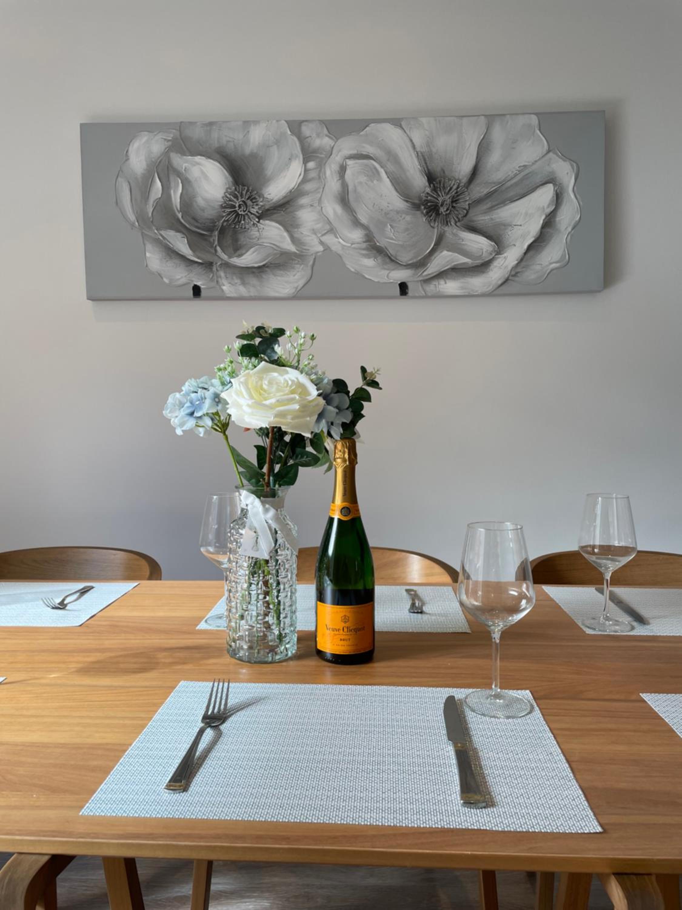 Stunning New Townhouse in the Heart of Warwick view 2