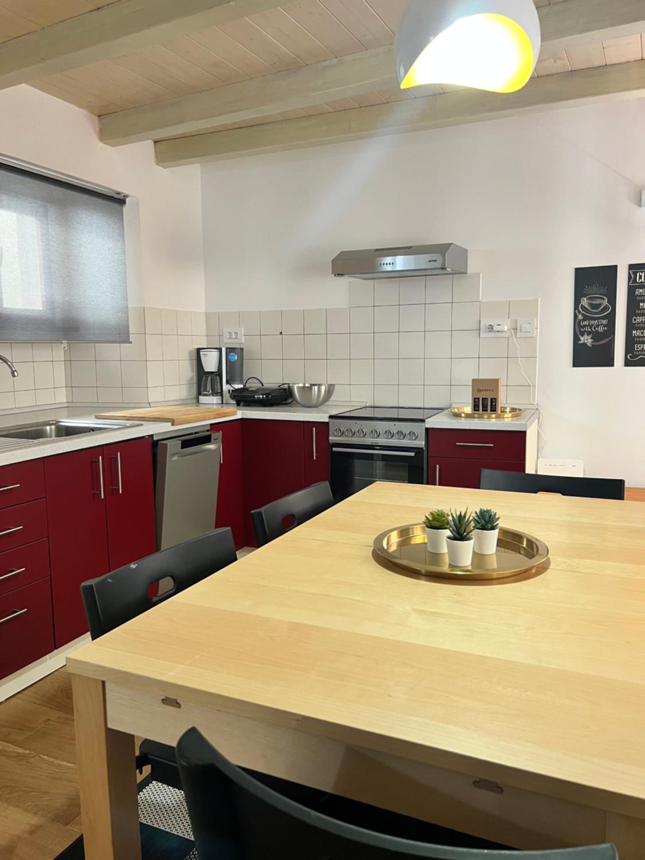 SeaYou!***Charming 1-bedroom rental unit in the old city center of Cres view 5