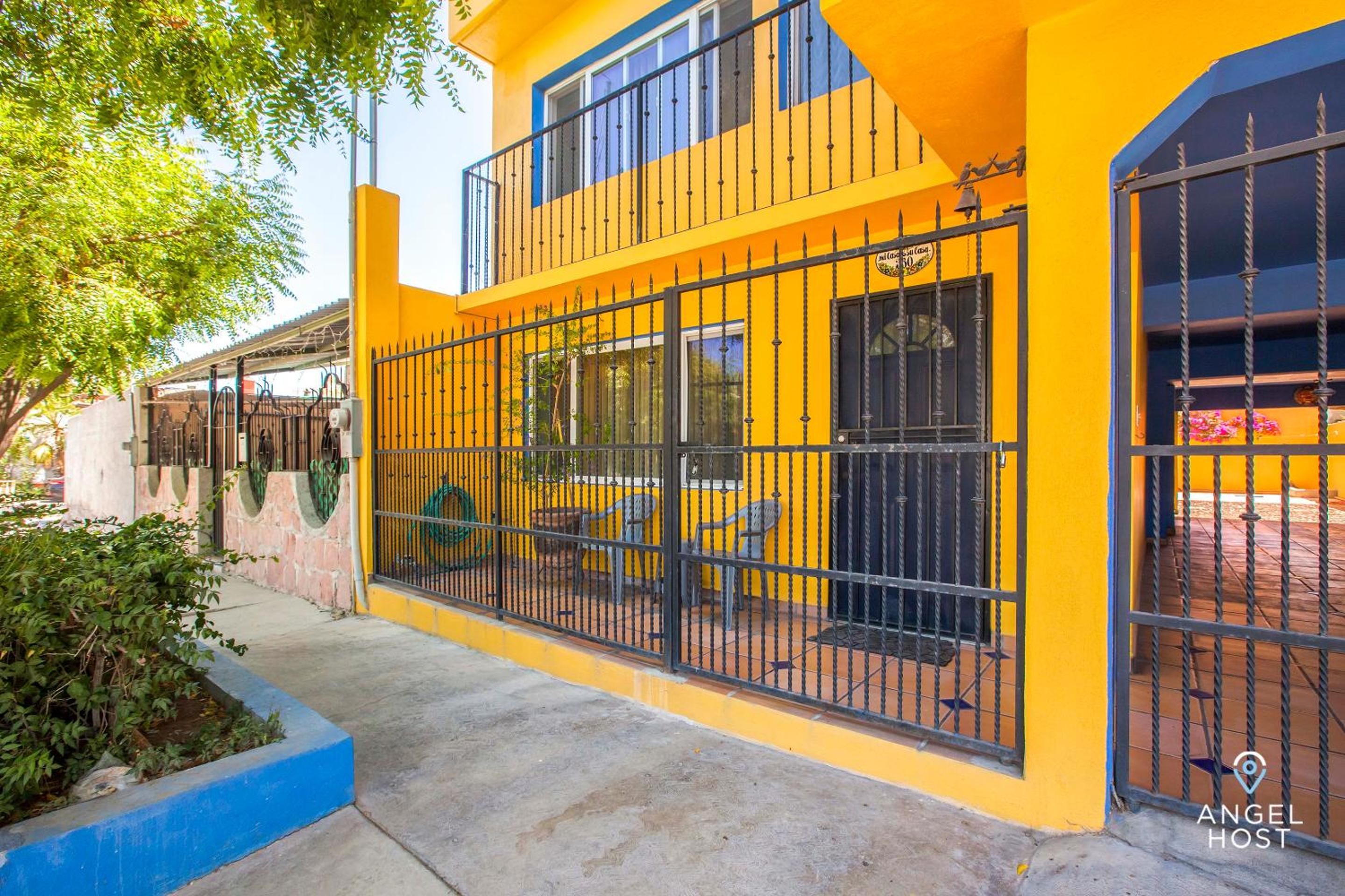 Cozy Stay 2 blocks from the beach and Malecón!