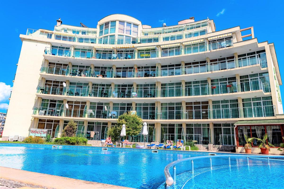 Julia Family - Menada Apartments