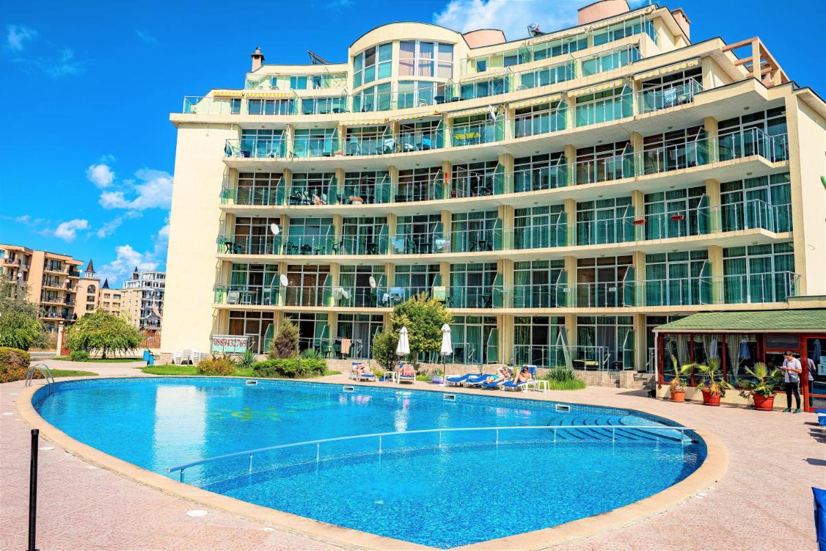 Julia Family - Menada Apartments