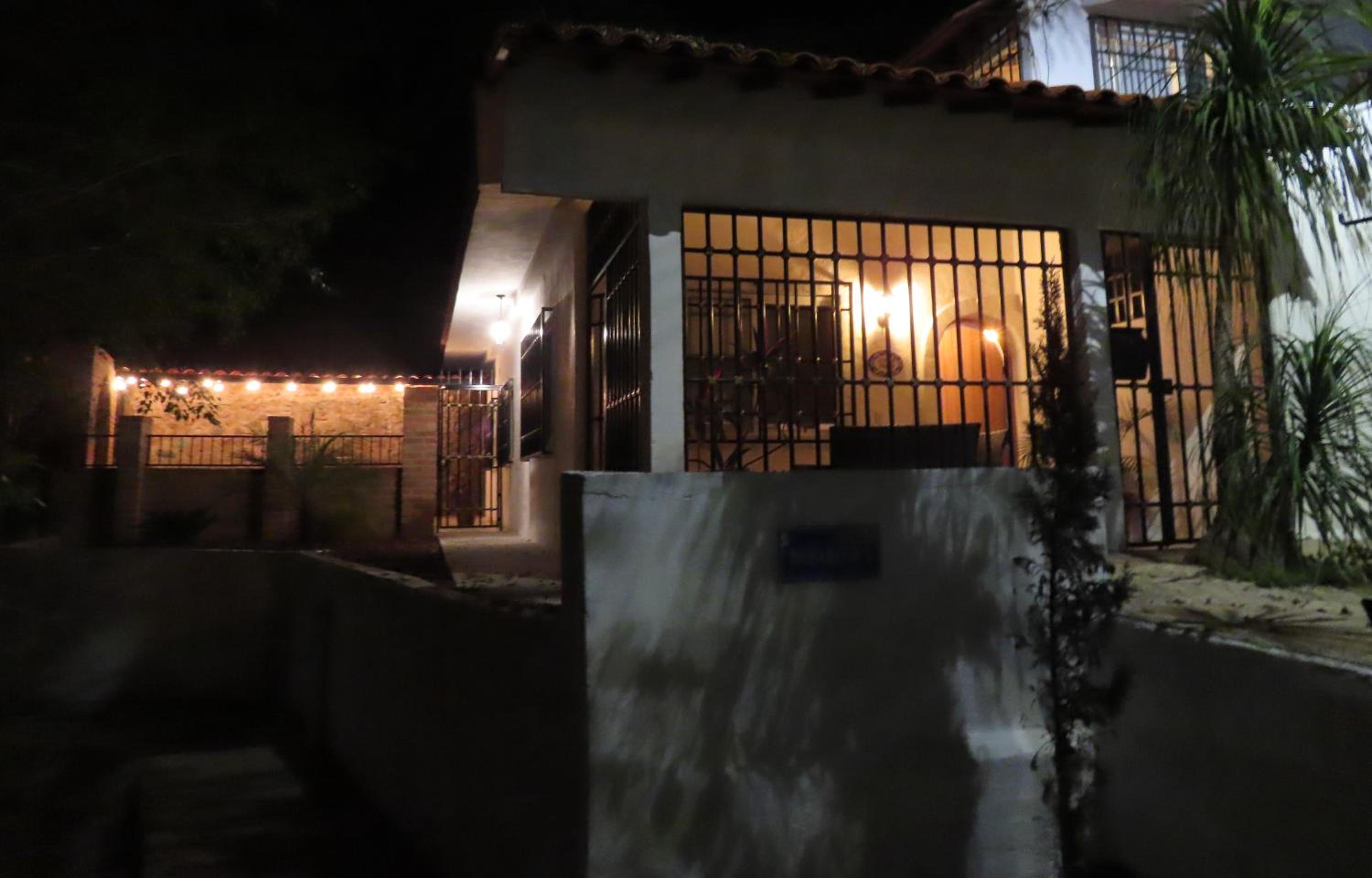 Villa Palmier - Tropical Oasis - Peace & Comfort
