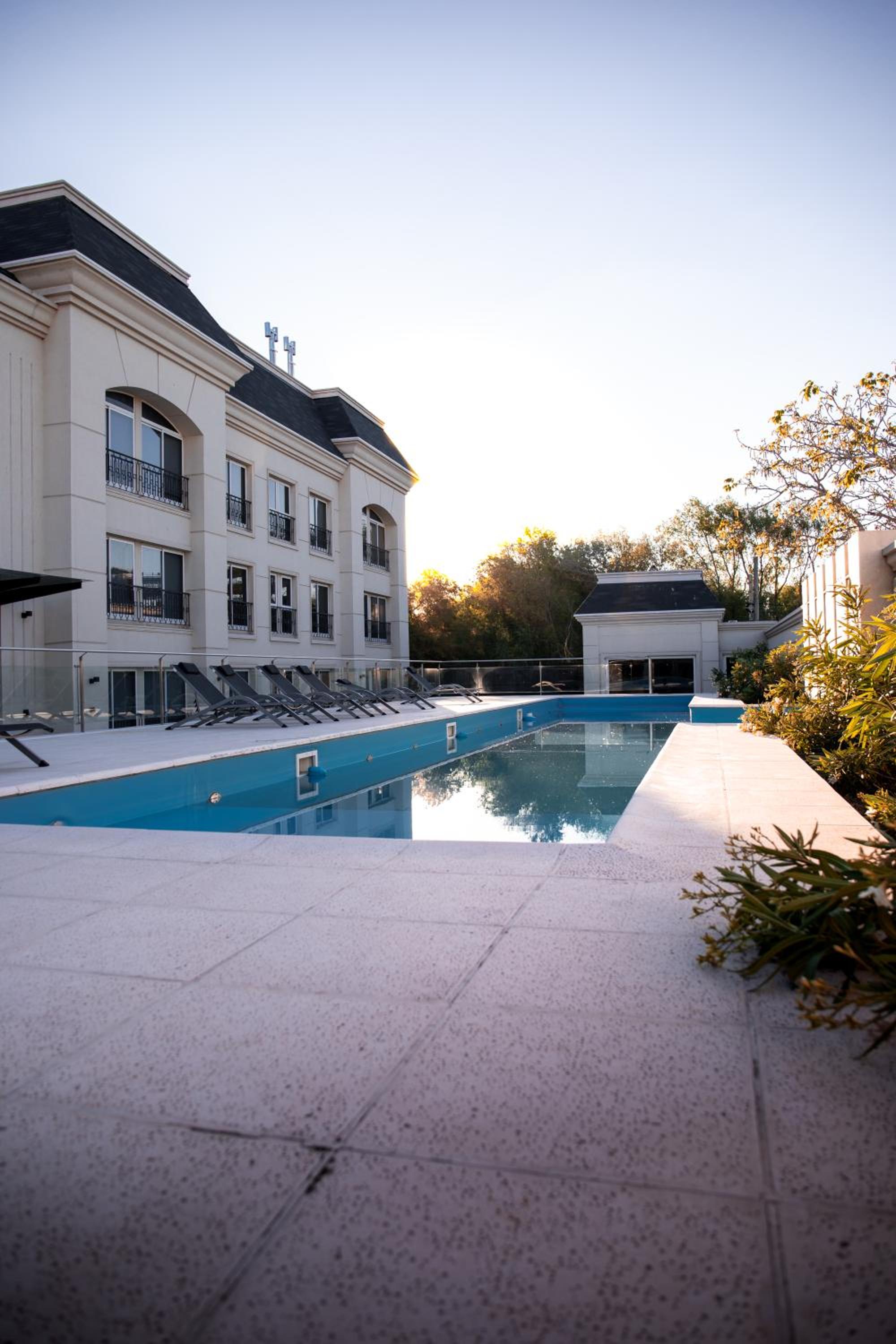 Apart France - Con Gim, Piscina y estacionamiento - Matrimonial