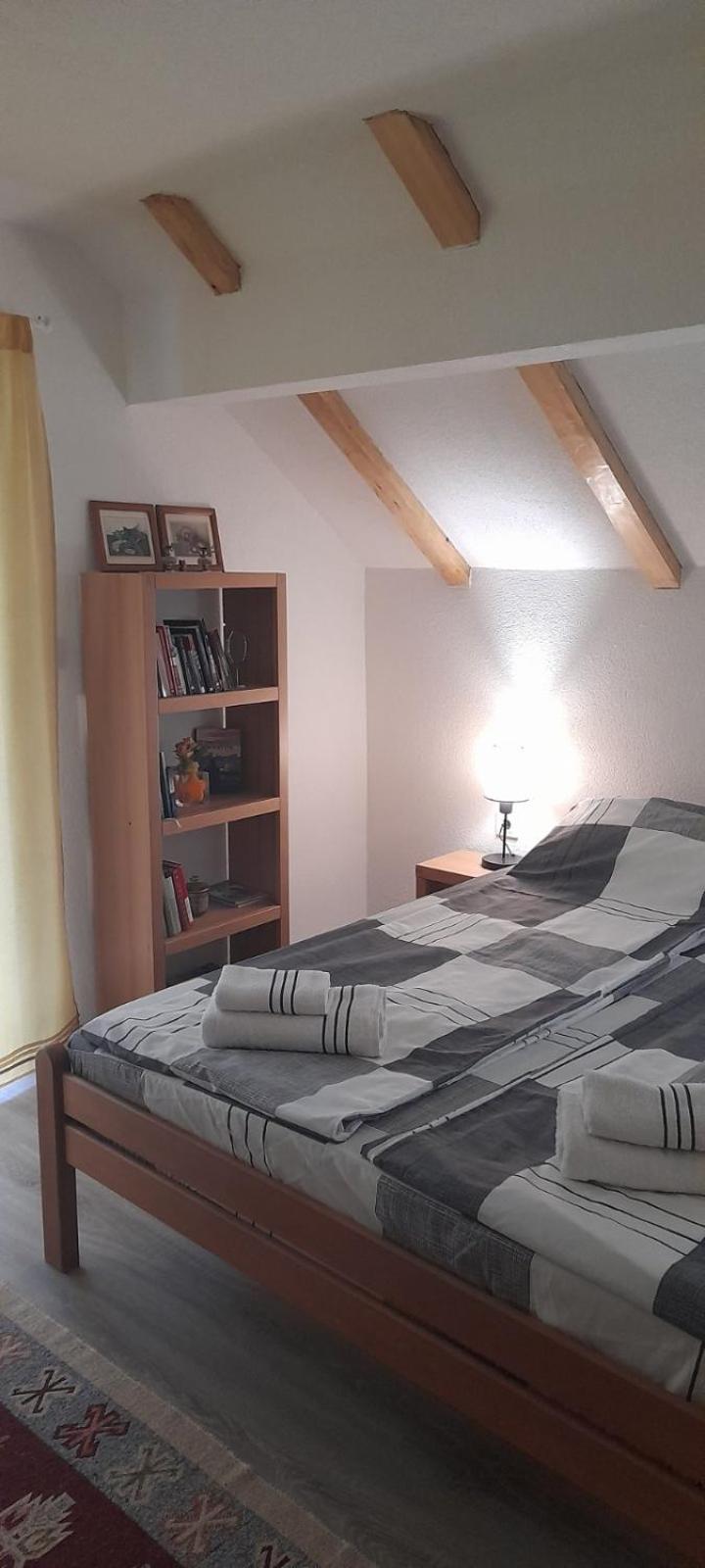 Ravne weekend house
