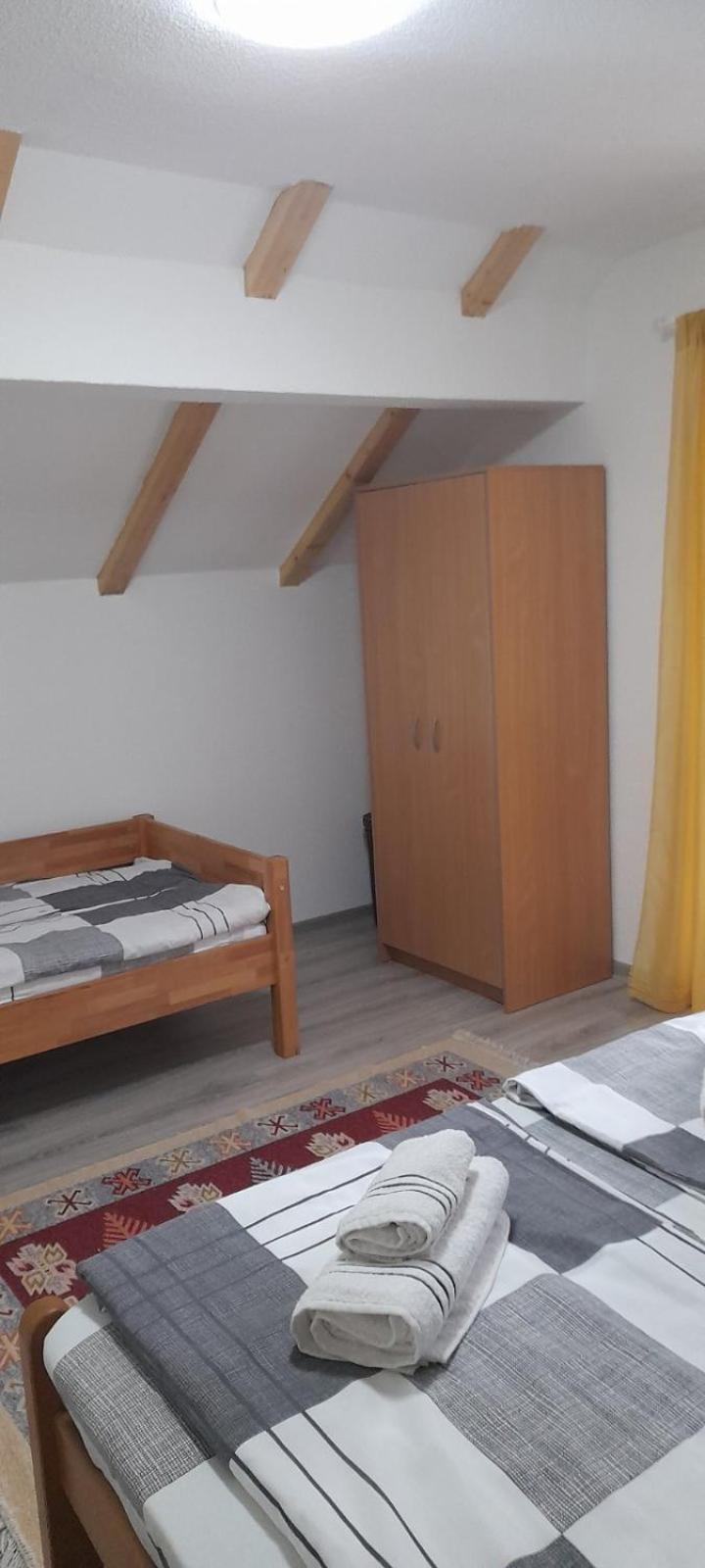 Ravne weekend house