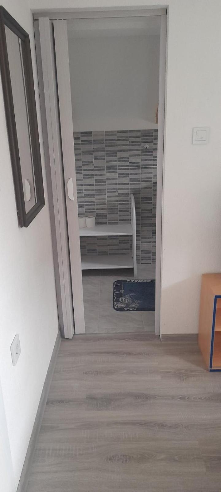 Ravne weekend house